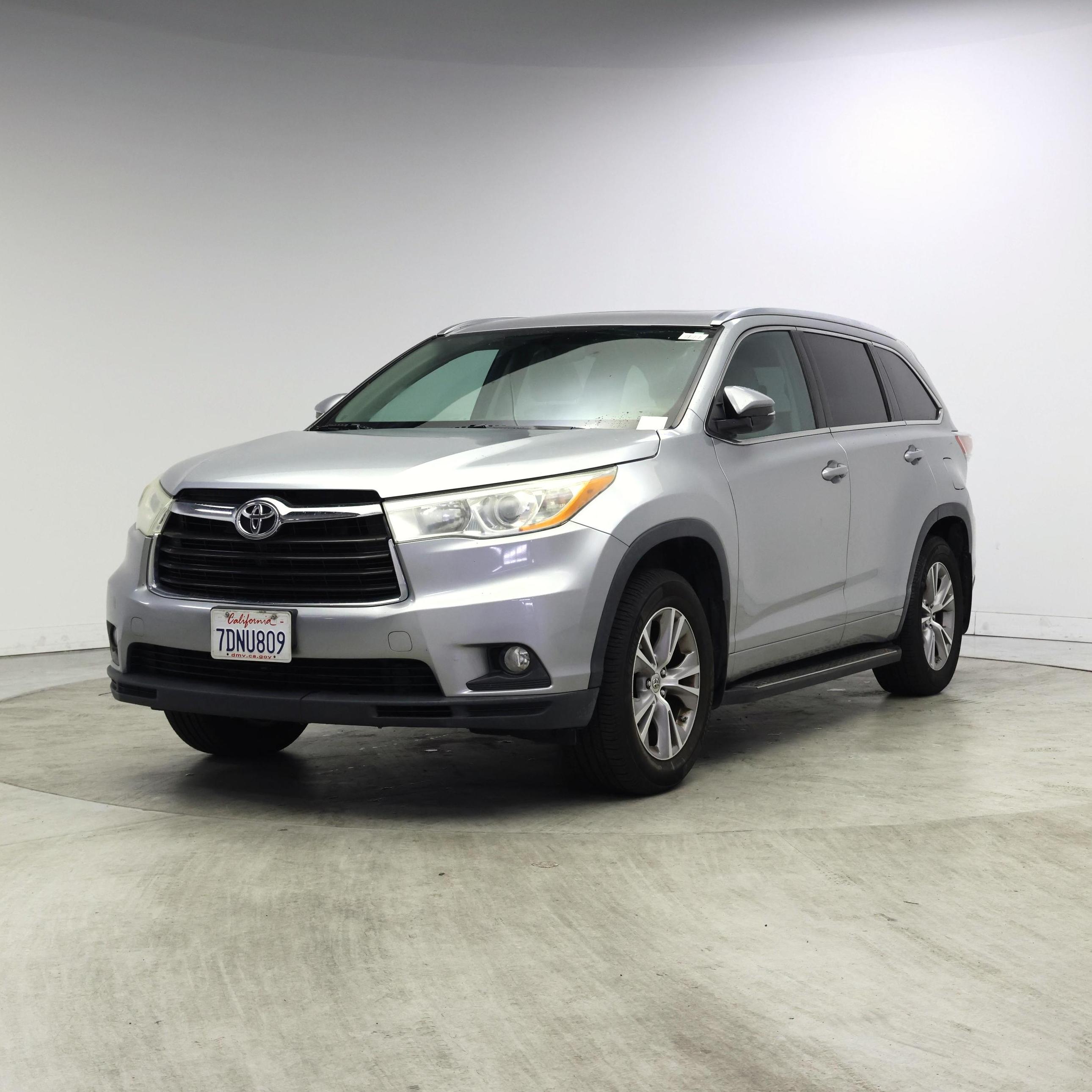 Thumbnail: 2014 Toyota Highlander - 4