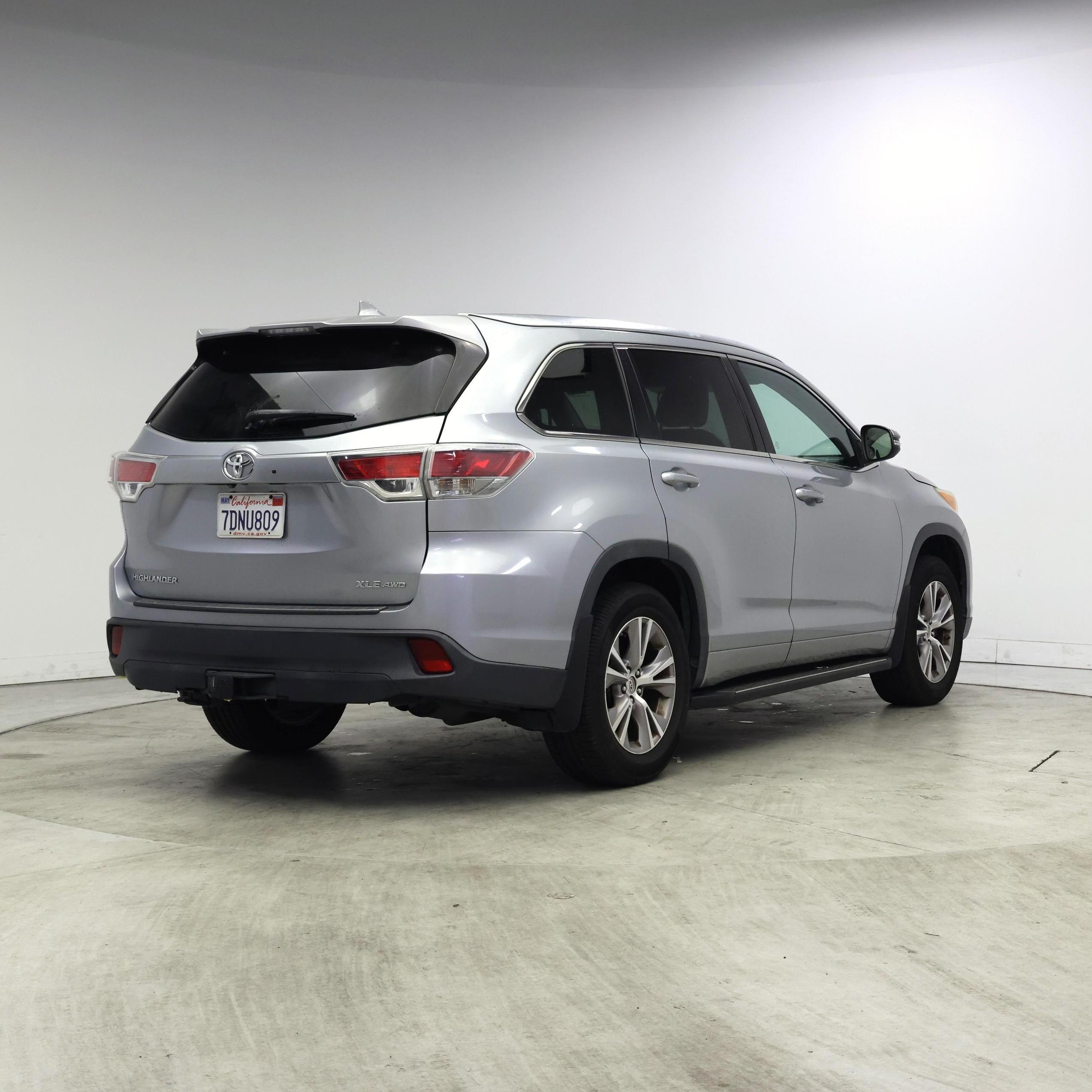 Thumbnail: 2014 Toyota Highlander - 8