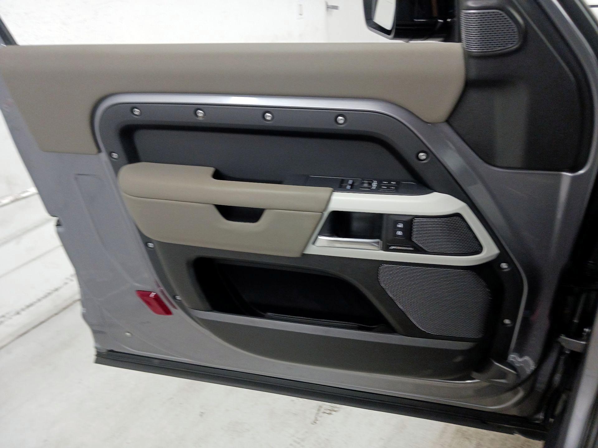 Thumbnail: 2023 Land Rover Defender - 12