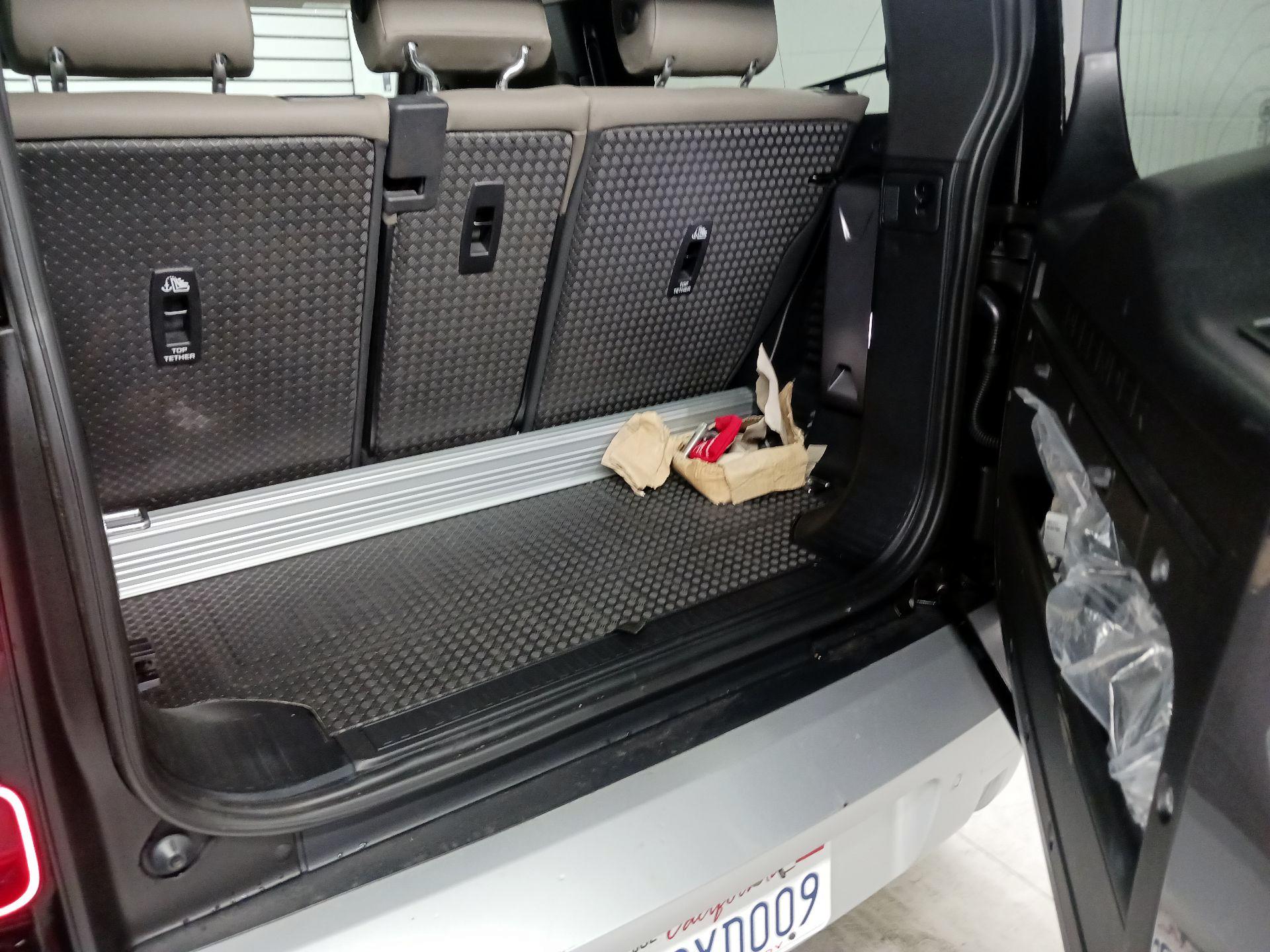 Thumbnail: 2023 Land Rover Defender - 16