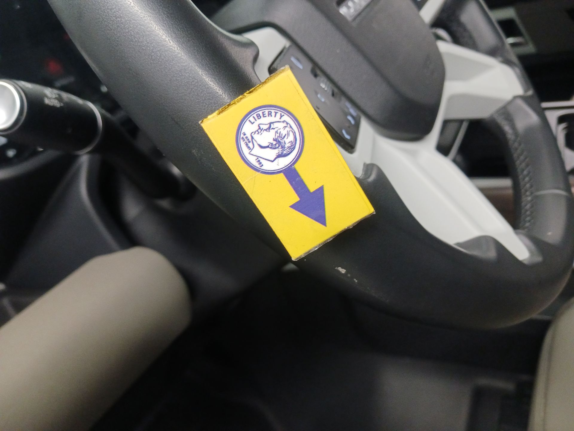 Thumbnail: 2023 Land Rover Defender - 20