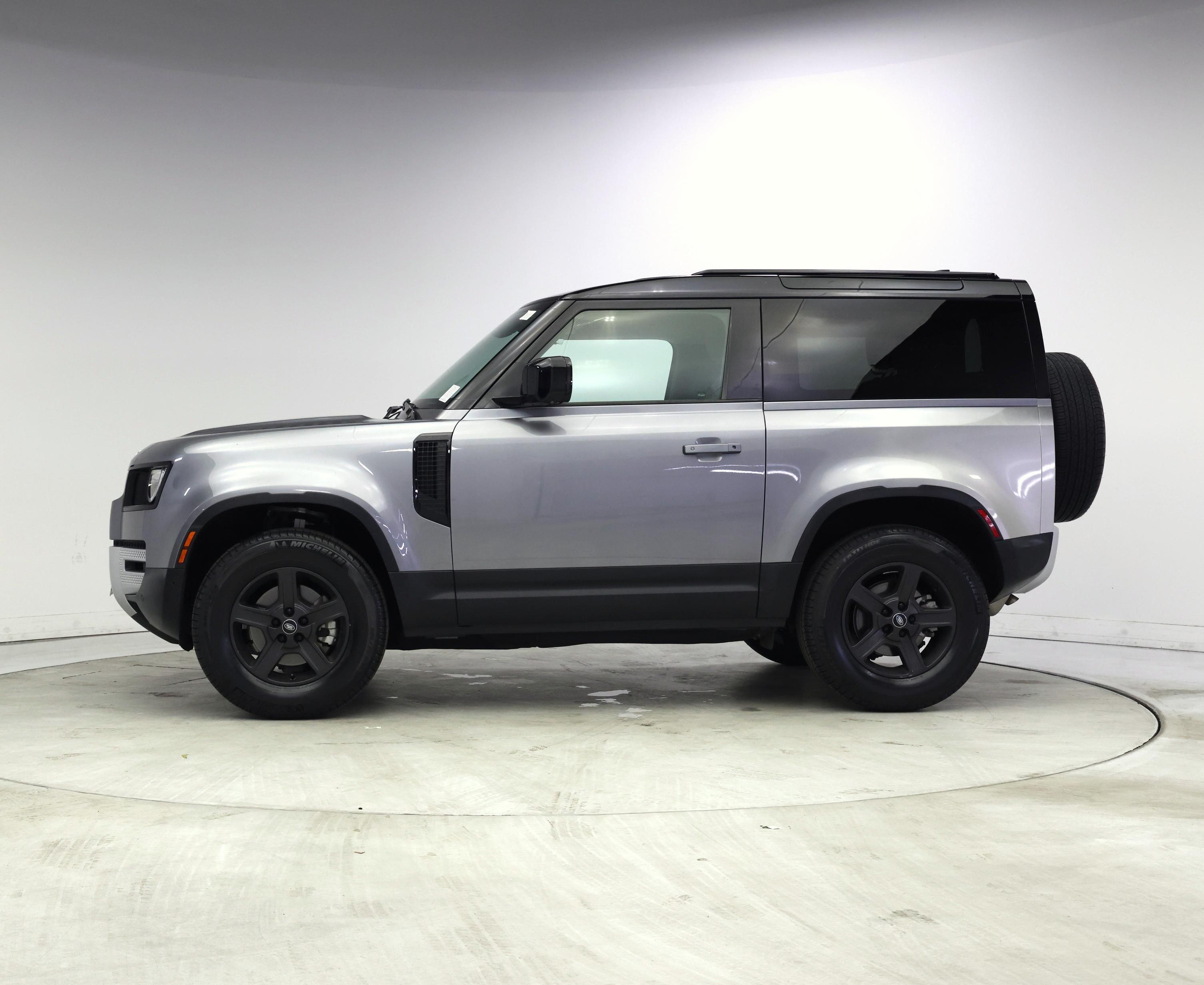 Thumbnail: 2023 Land Rover Defender - 3