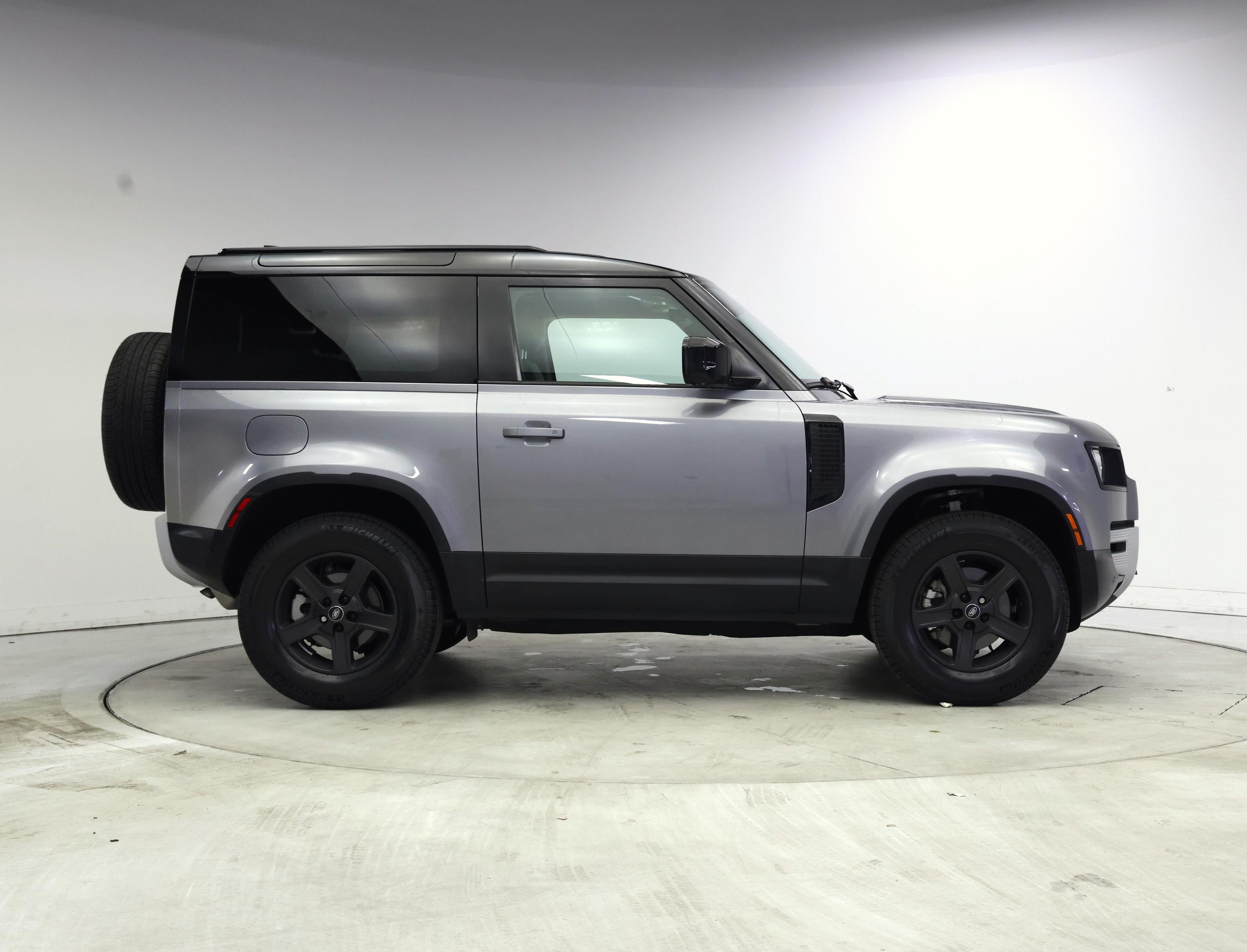 Thumbnail: 2023 Land Rover Defender - 7