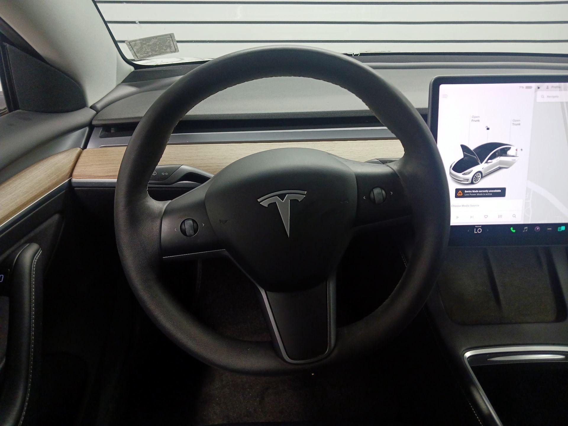 Thumbnail: 2021 Tesla Model 3 - 10