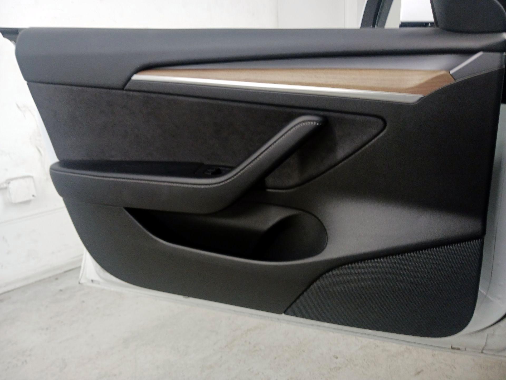 Thumbnail: 2021 Tesla Model 3 - 12