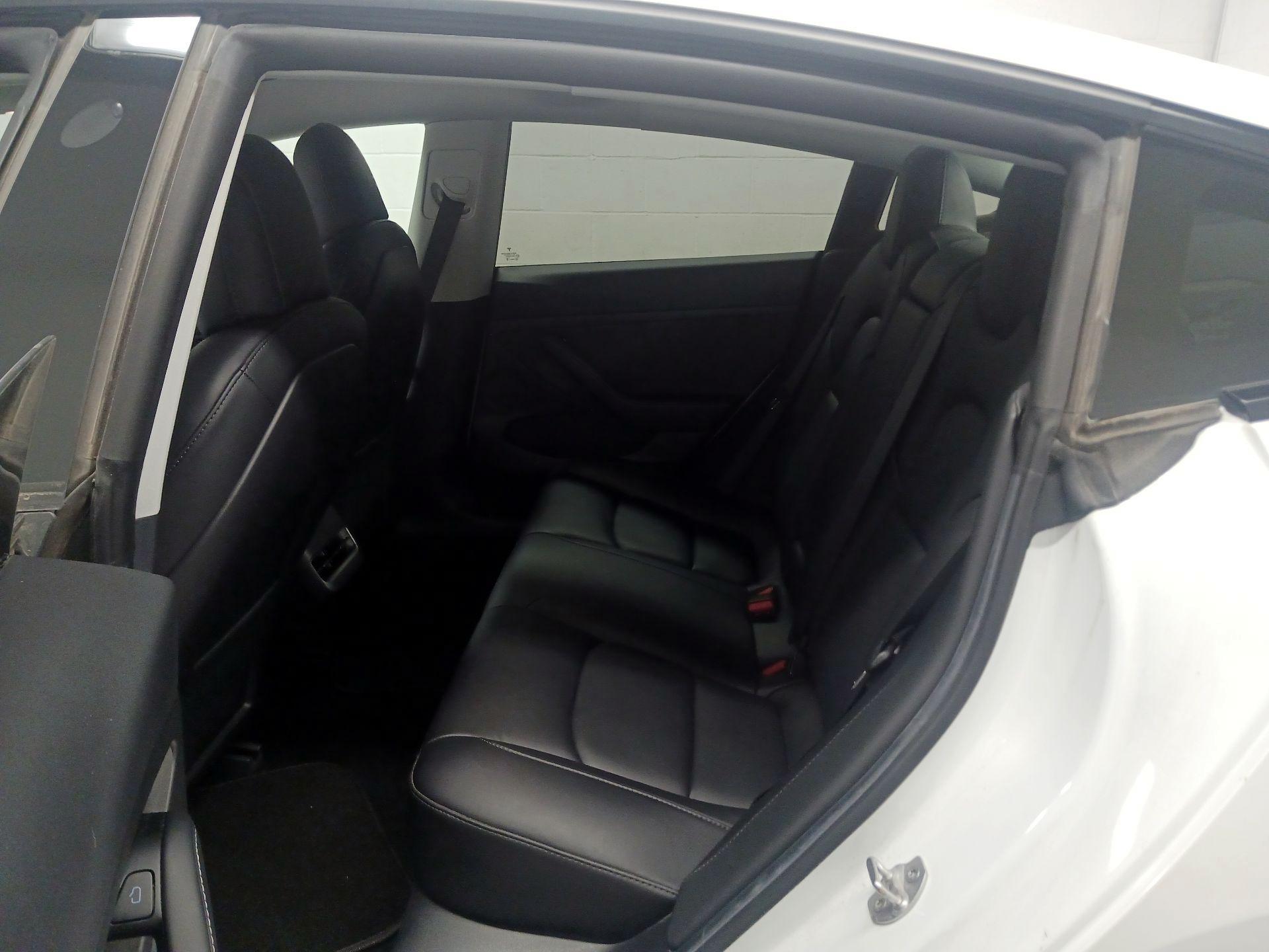 Thumbnail: 2021 Tesla Model 3 - 16