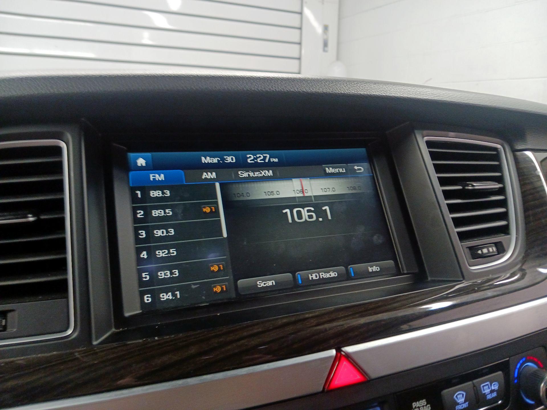 Thumbnail: 2017 Genesis G80 - 16