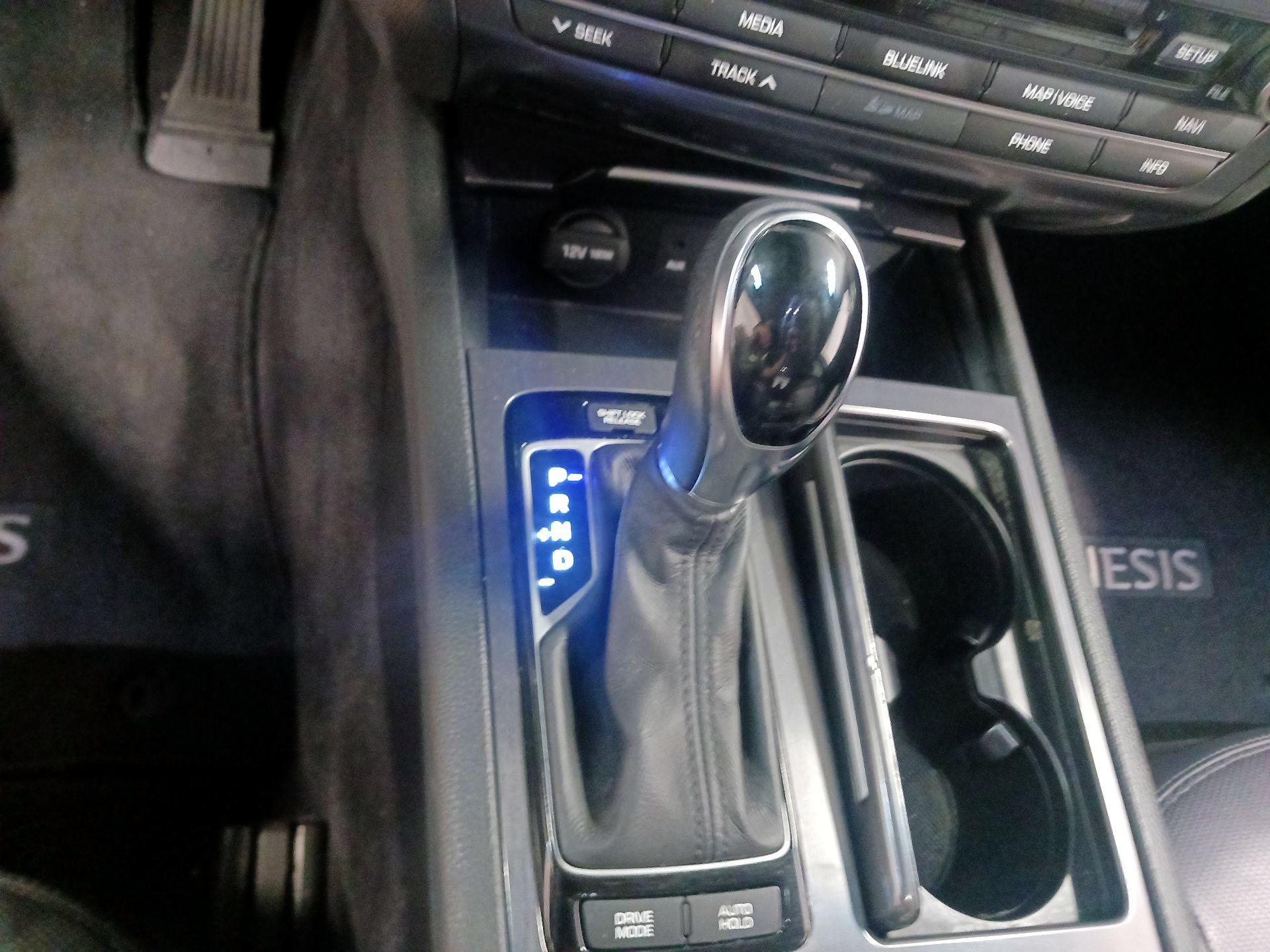 Thumbnail: 2017 Genesis G80 - 18