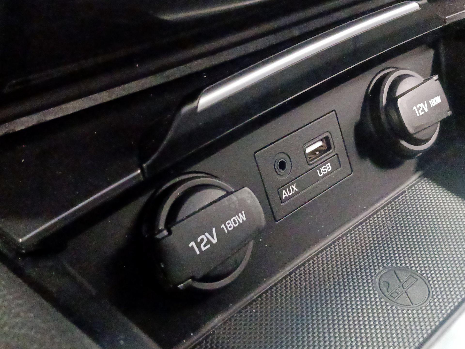 Thumbnail: 2017 Genesis G80 - 19