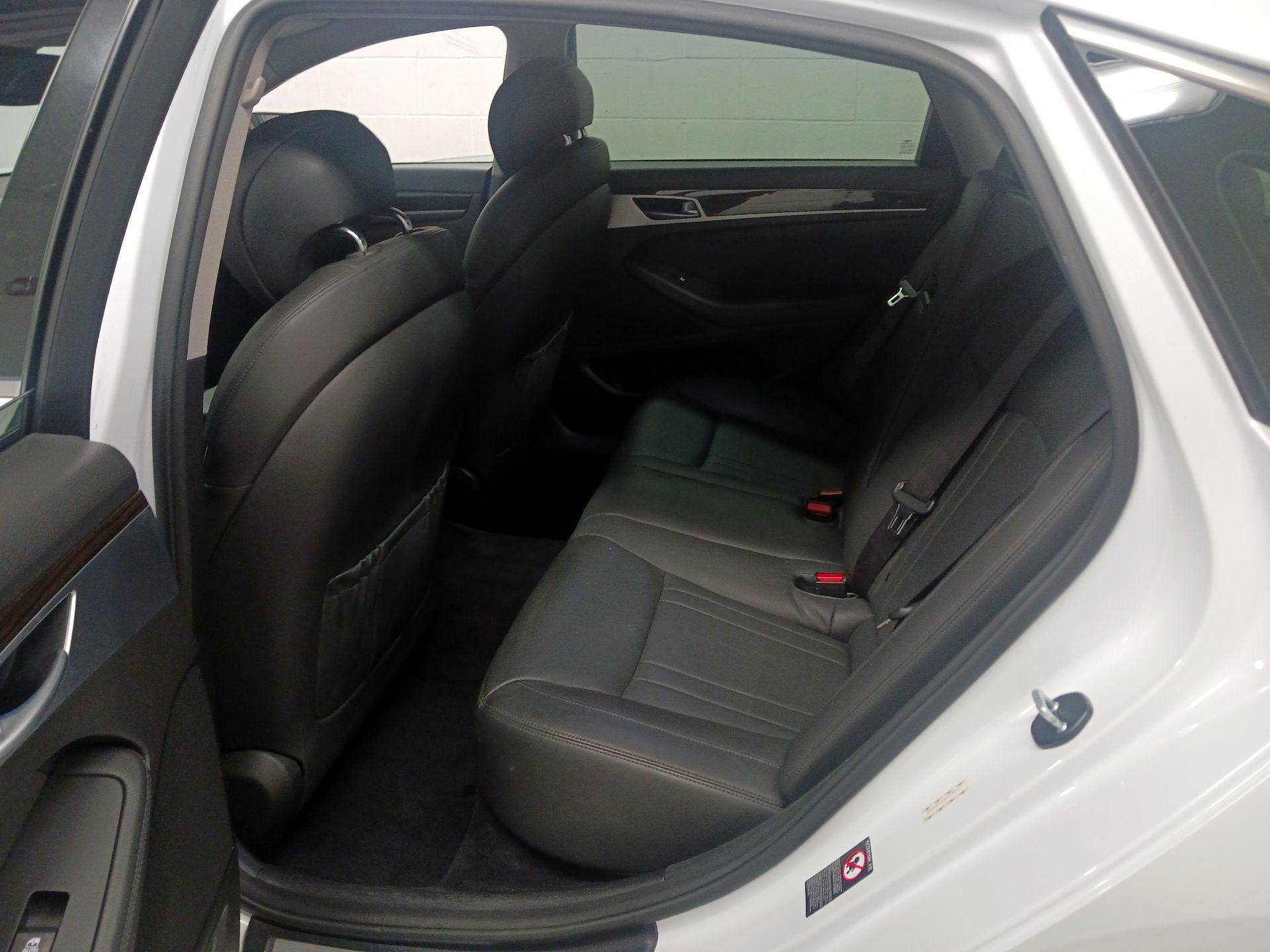 Thumbnail: 2017 Genesis G80 - 20