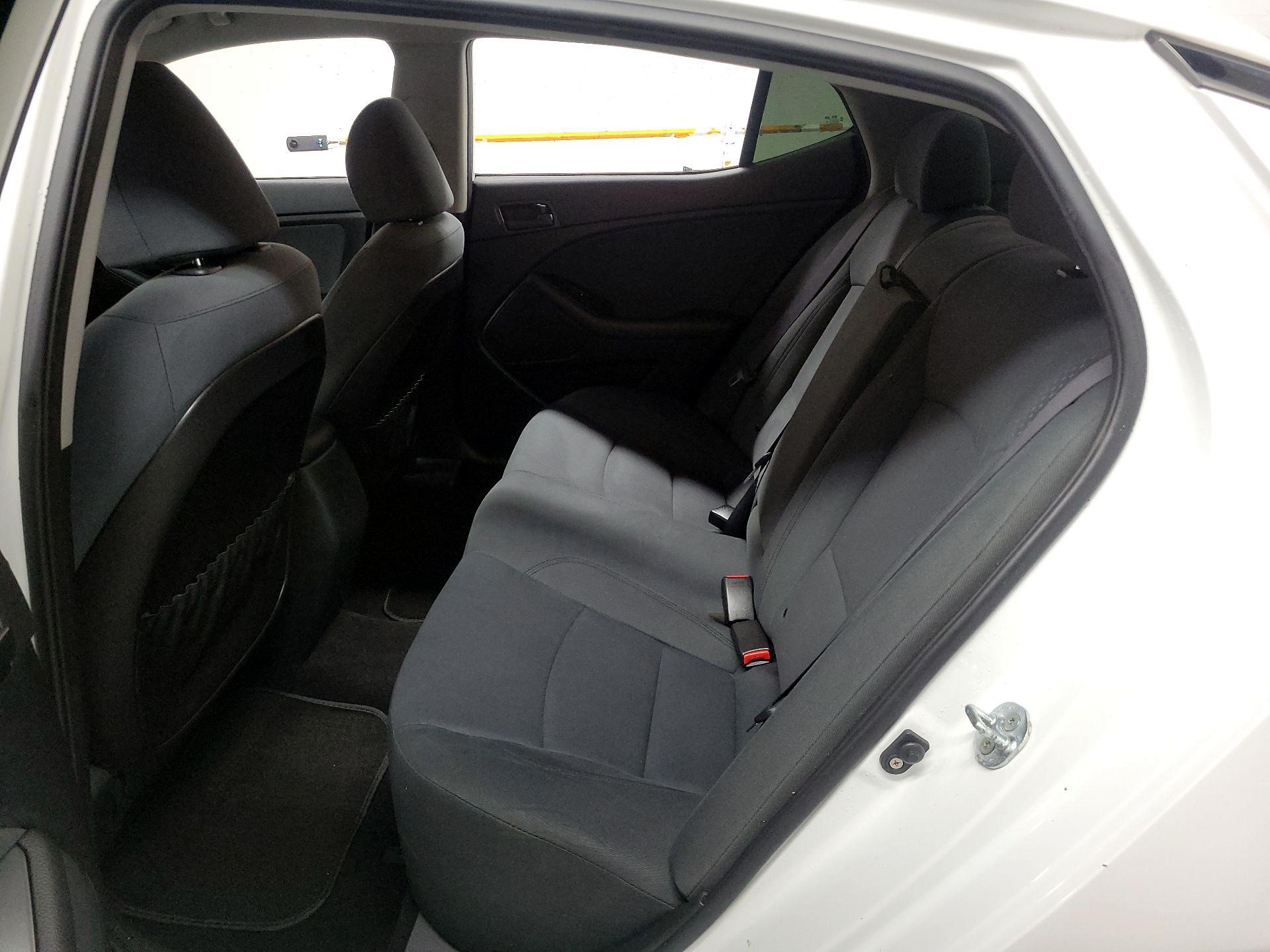 Thumbnail: 2015 Kia Optima - 17