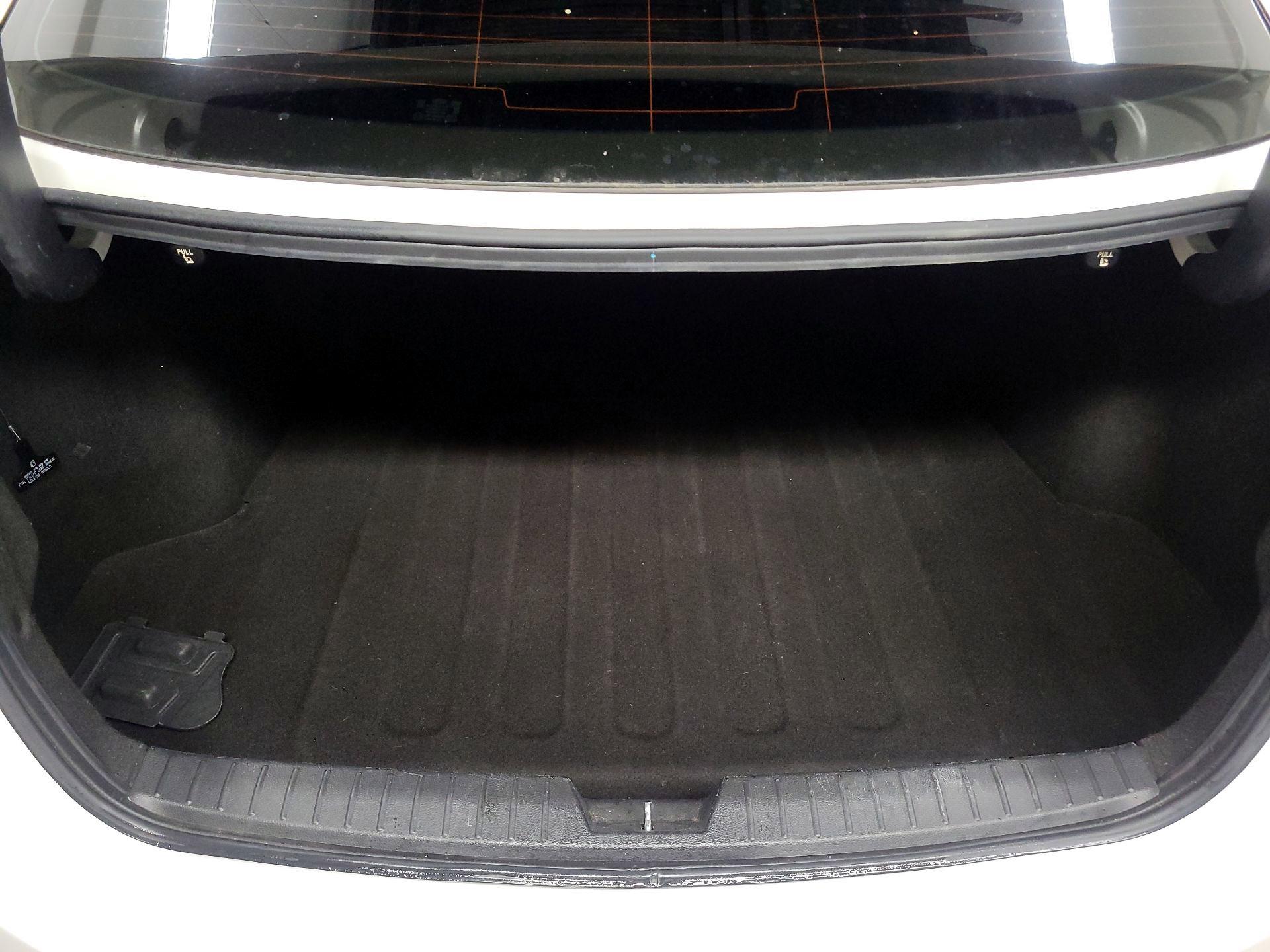 Thumbnail: 2015 Kia Optima - 18