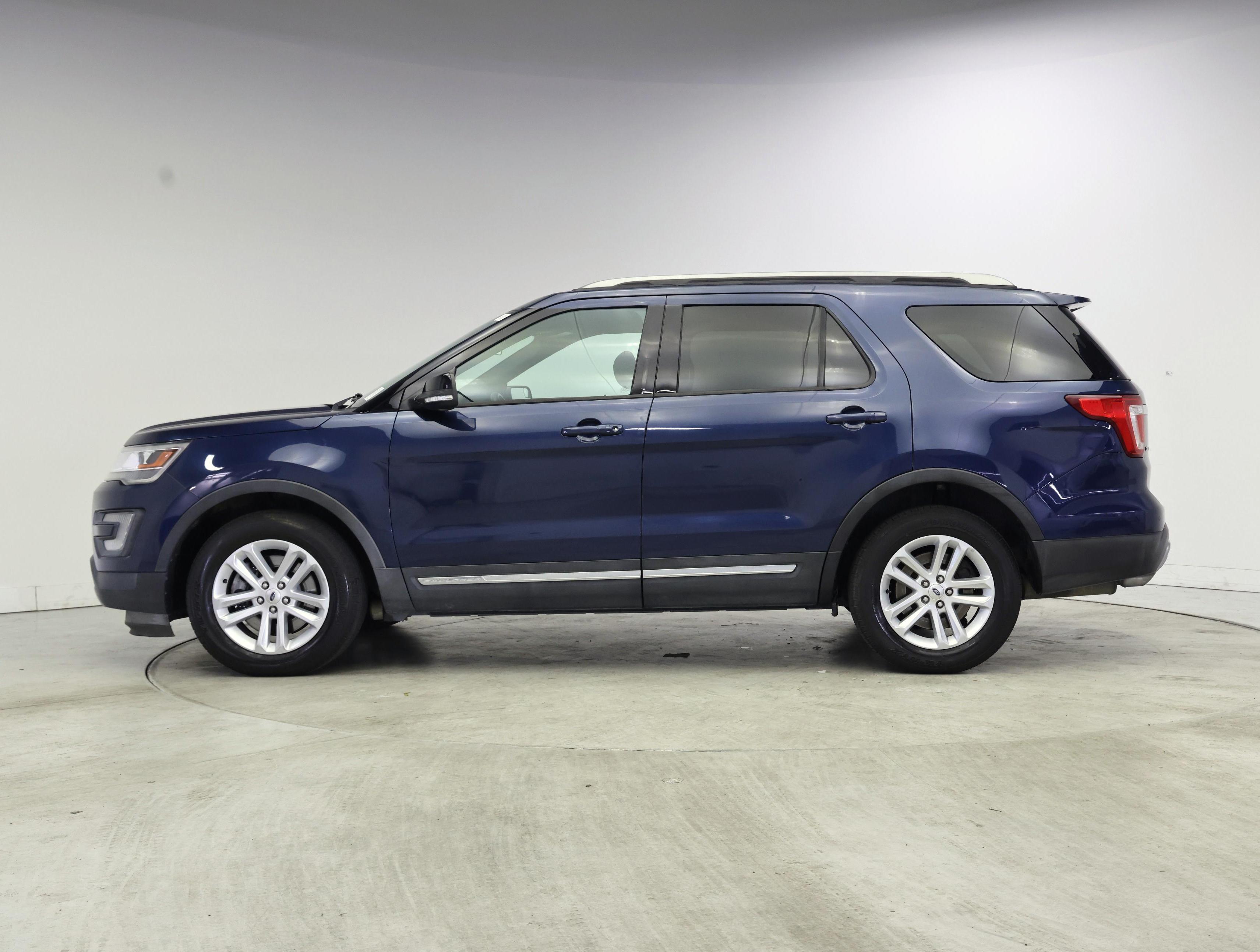 Thumbnail: 2017 Ford Explorer - 3