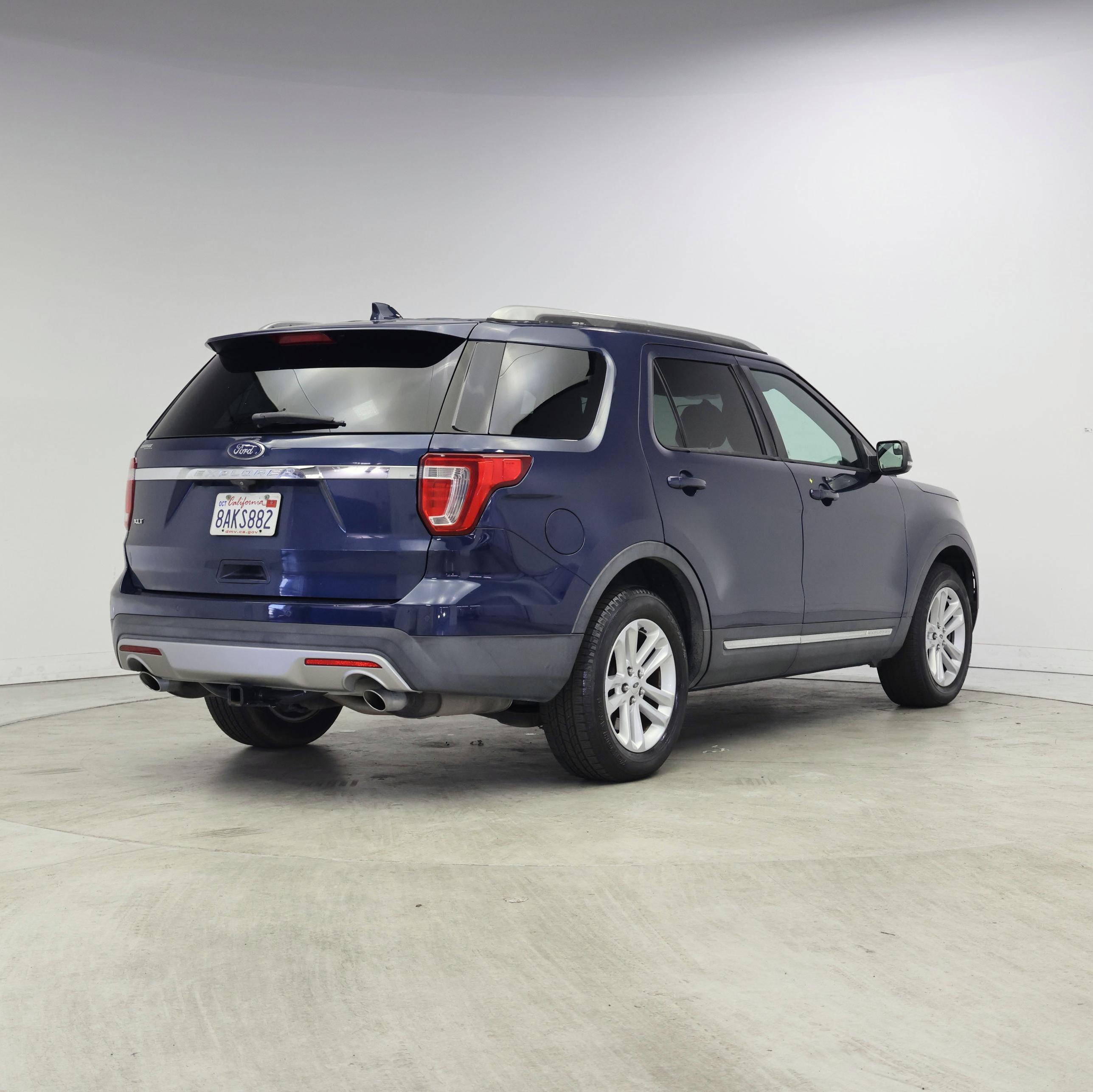 Thumbnail: 2017 Ford Explorer - 8