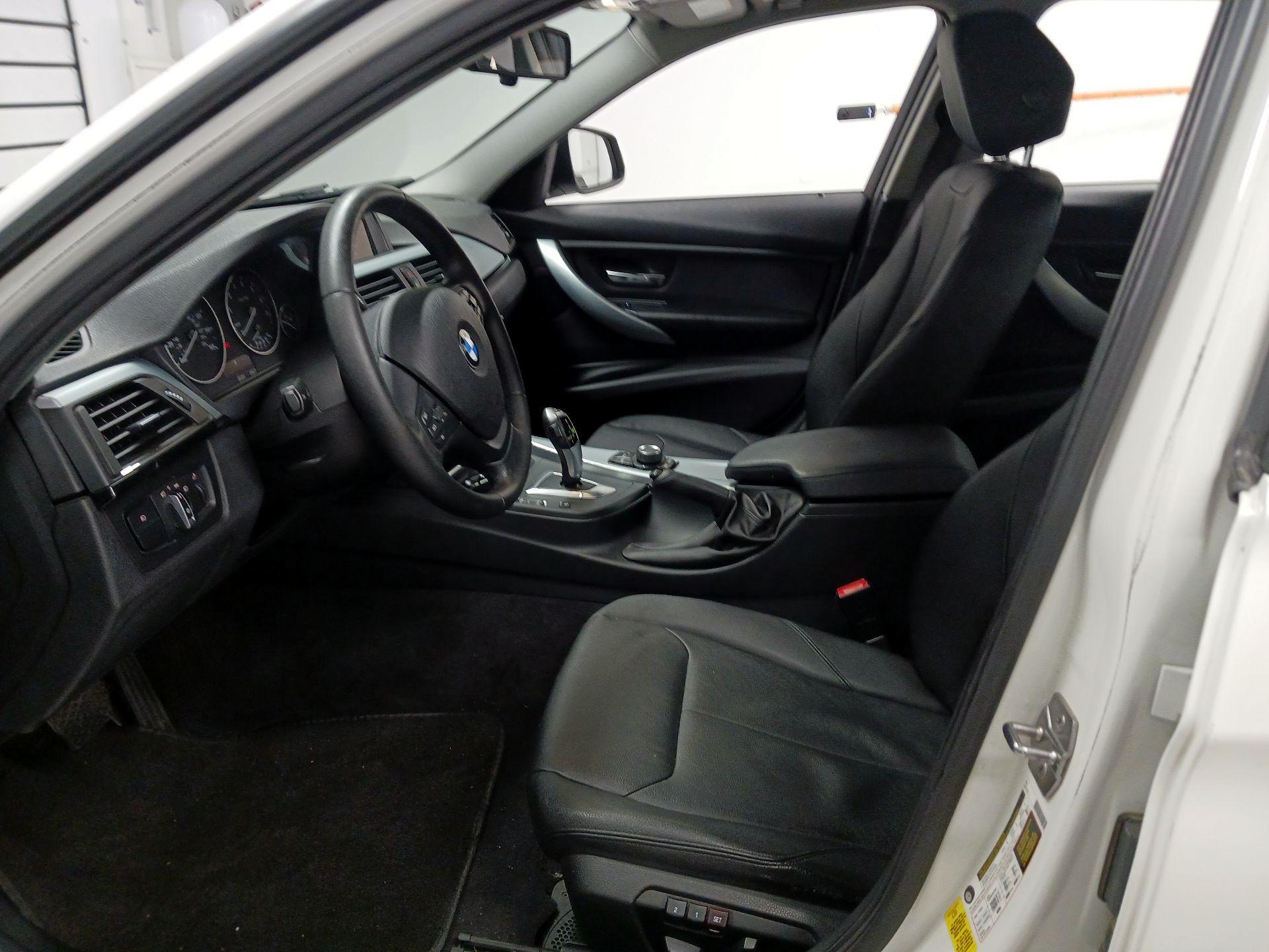 Thumbnail: 2015 BMW 3 Series - 11