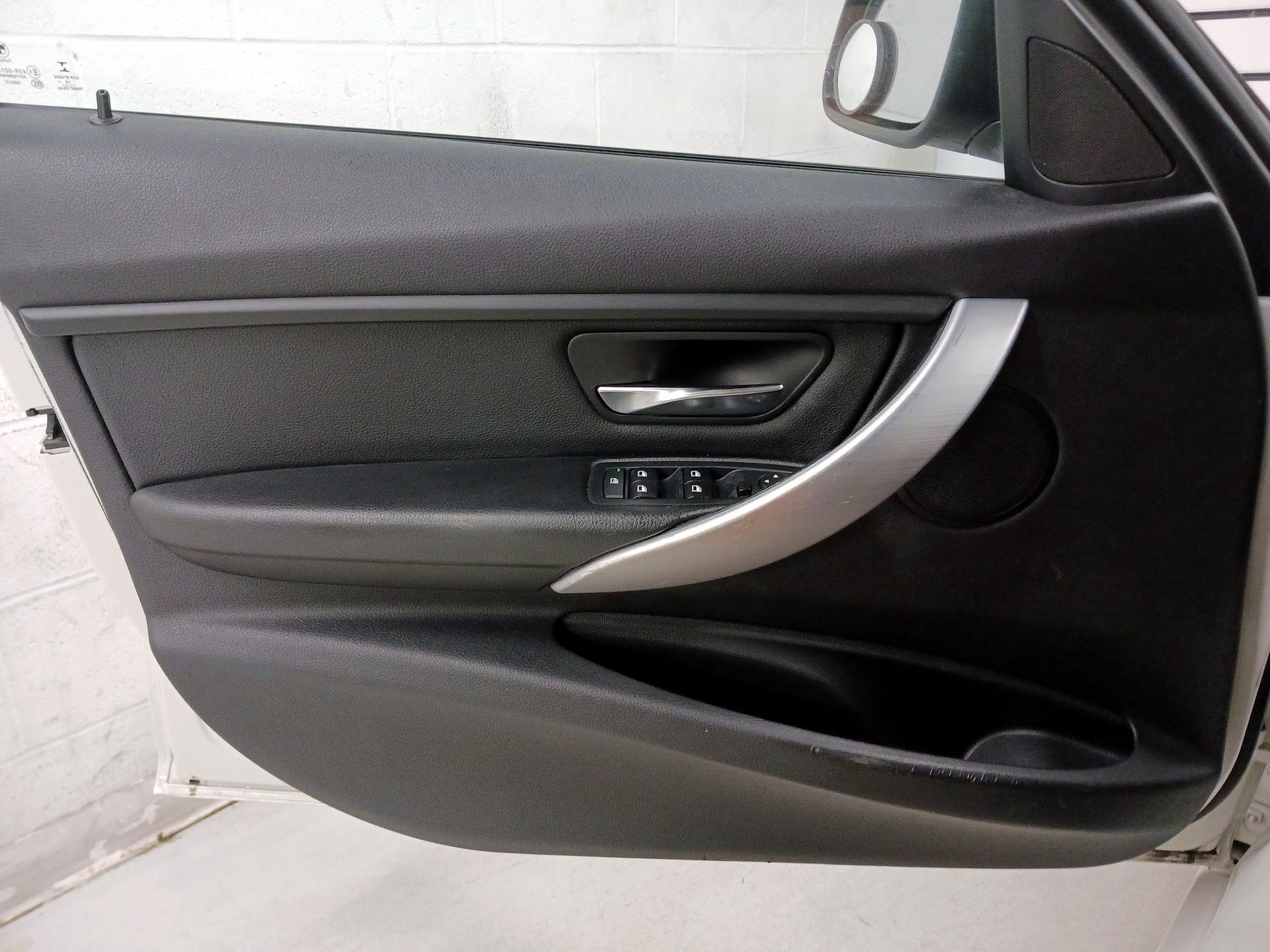 Thumbnail: 2015 BMW 3 Series - 12