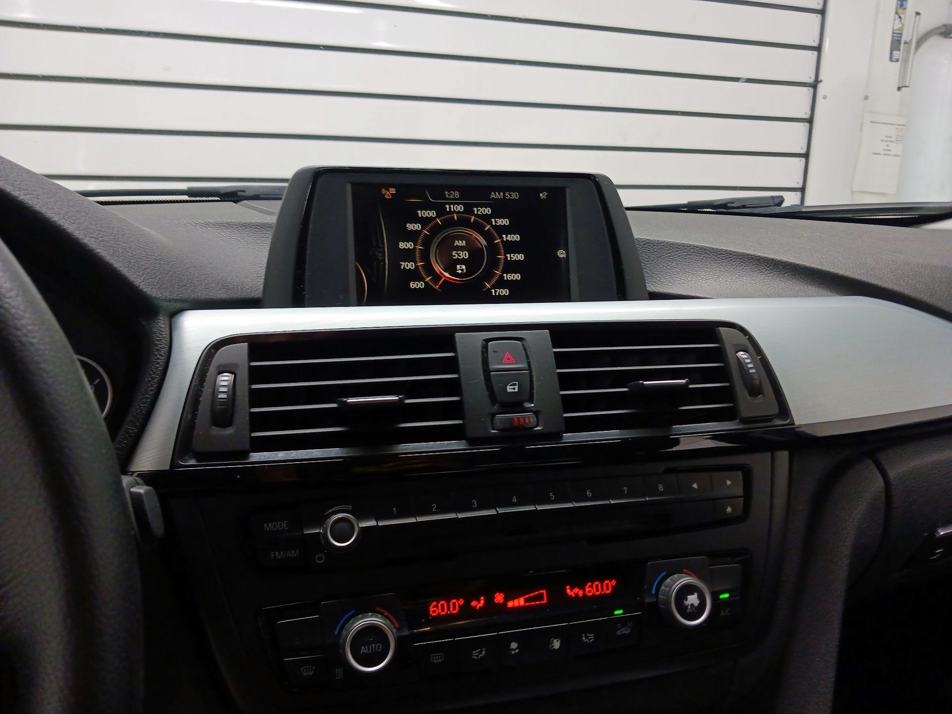 Thumbnail: 2015 BMW 3 Series - 14