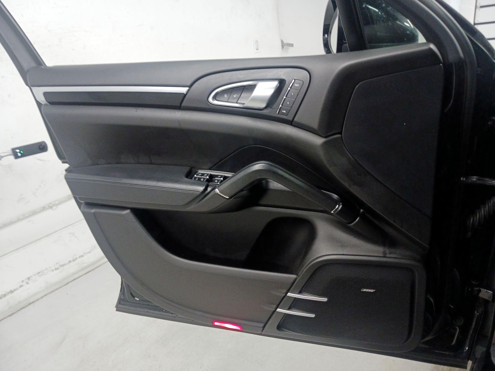 Thumbnail: 2017 Porsche Cayenne - 12