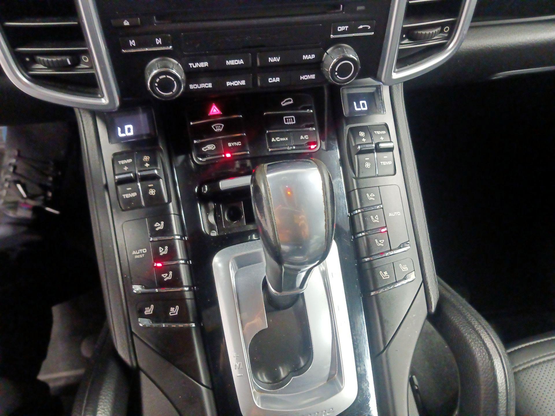 Thumbnail: 2017 Porsche Cayenne - 14