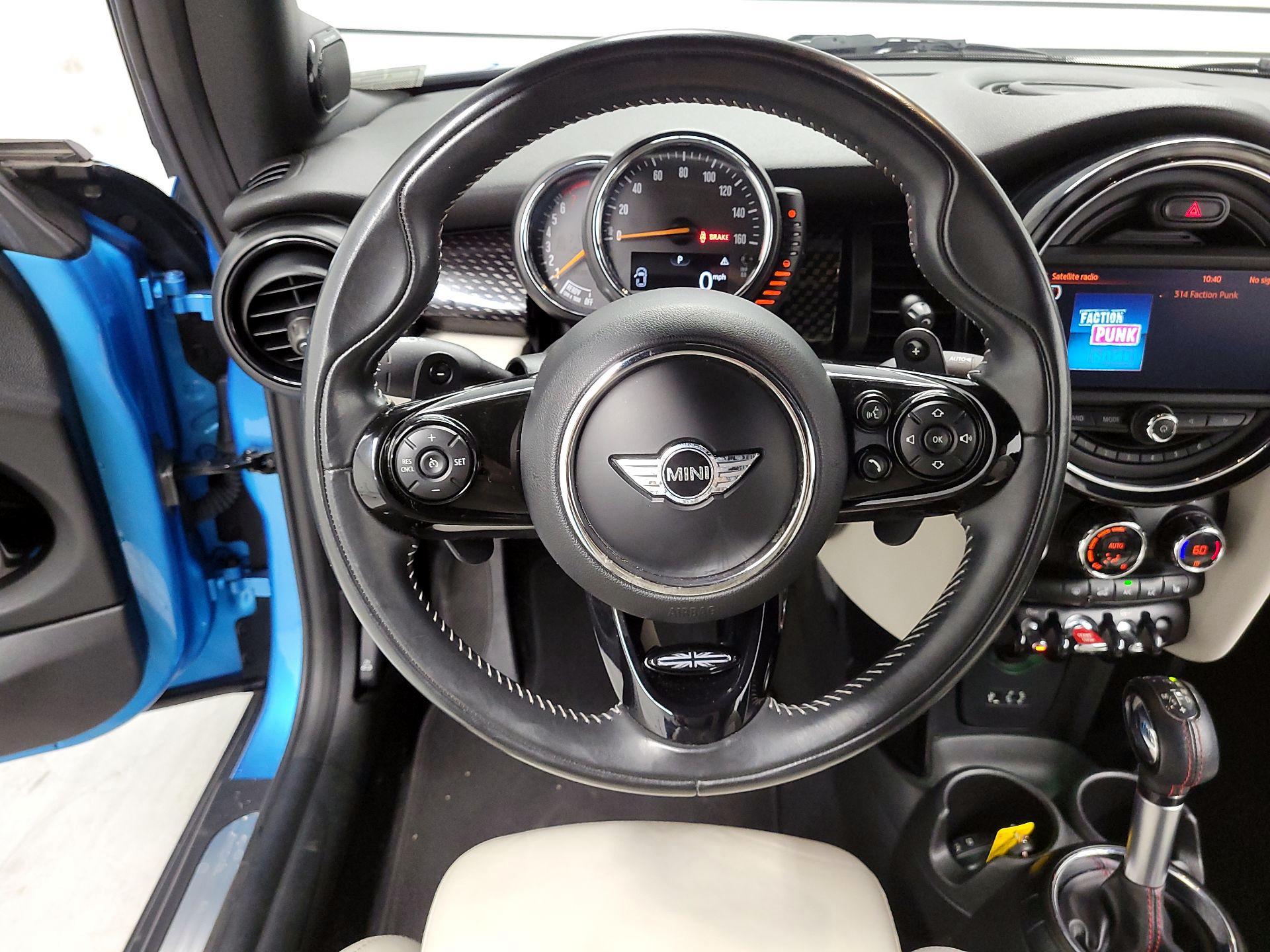 Thumbnail: 2017 MINI Cooper - 10