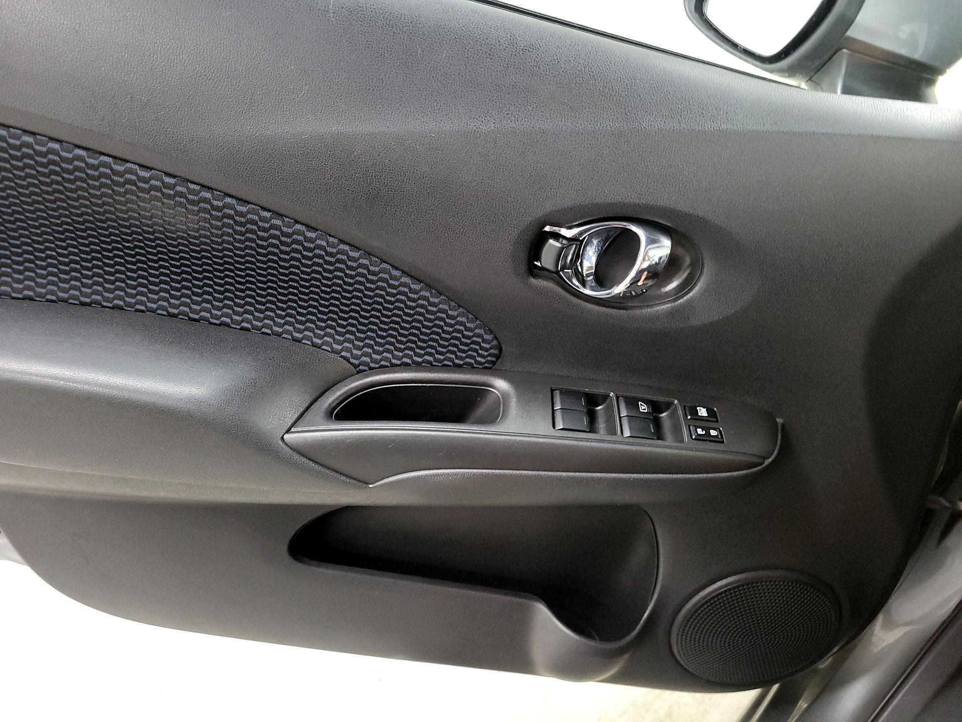 Thumbnail: 2015 Nissan Versa Note - 12