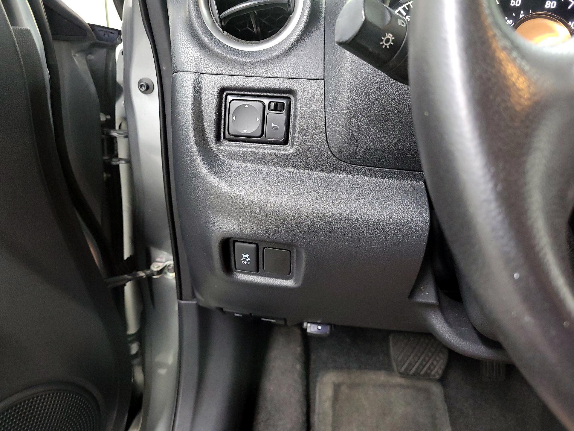 Thumbnail: 2015 Nissan Versa Note - 13