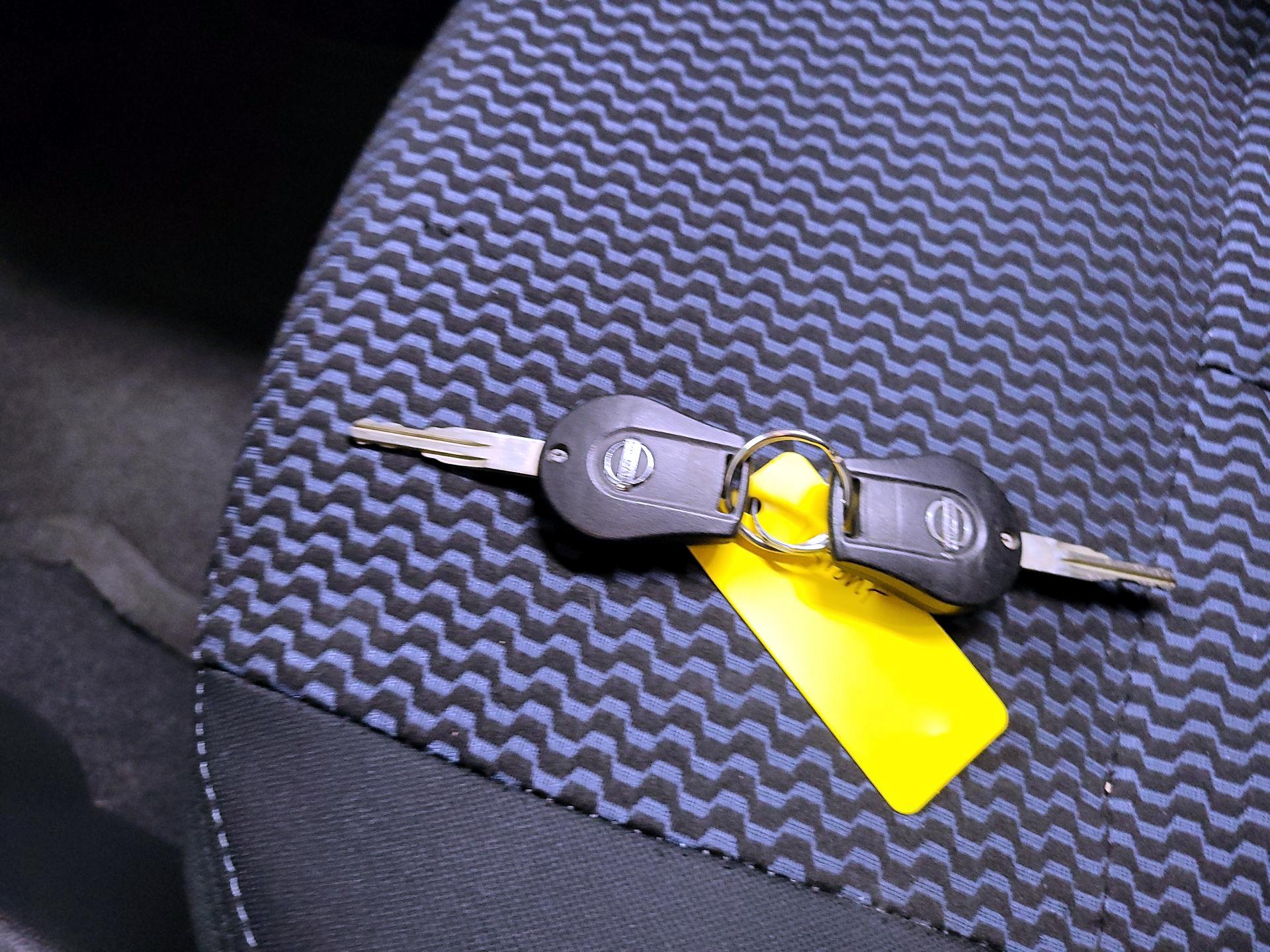 Thumbnail: 2015 Nissan Versa Note - 20