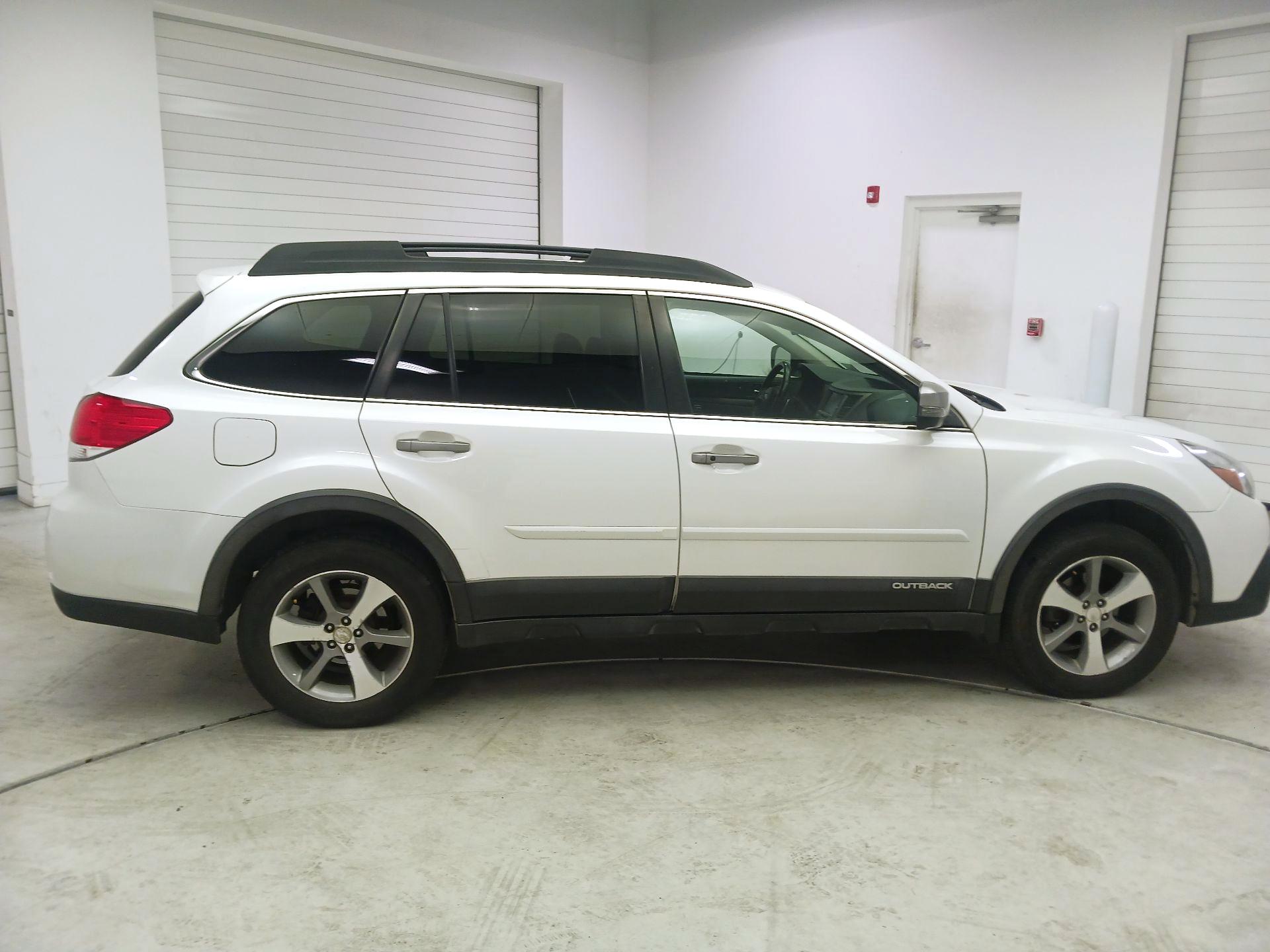 Thumbnail: 2014 Subaru Outback - 4