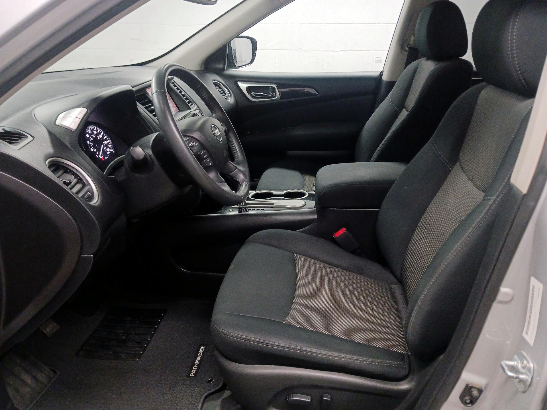 Thumbnail: 2017 Nissan Pathfinder - 11