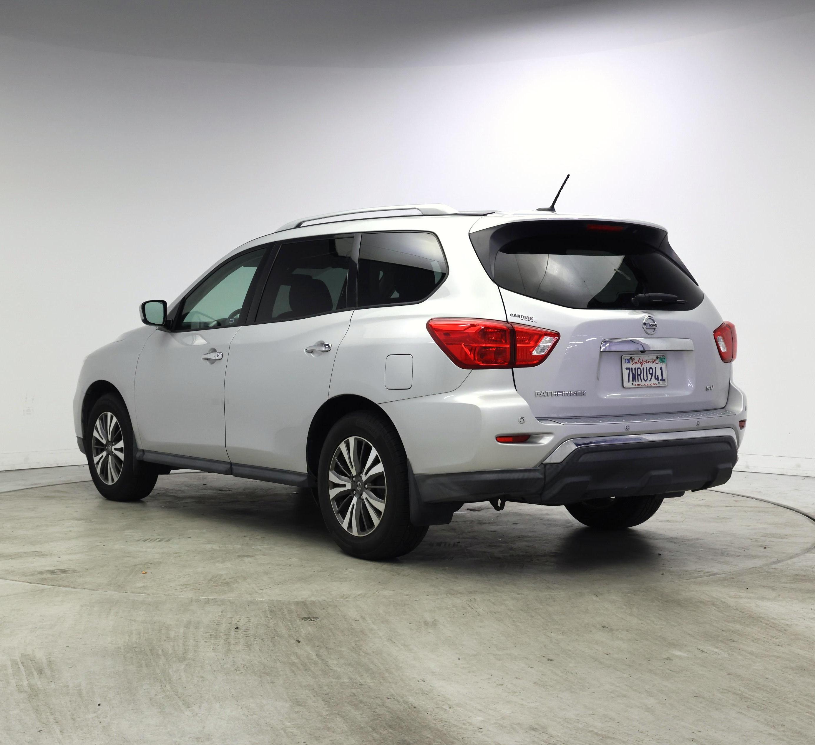 Thumbnail: 2017 Nissan Pathfinder - 2