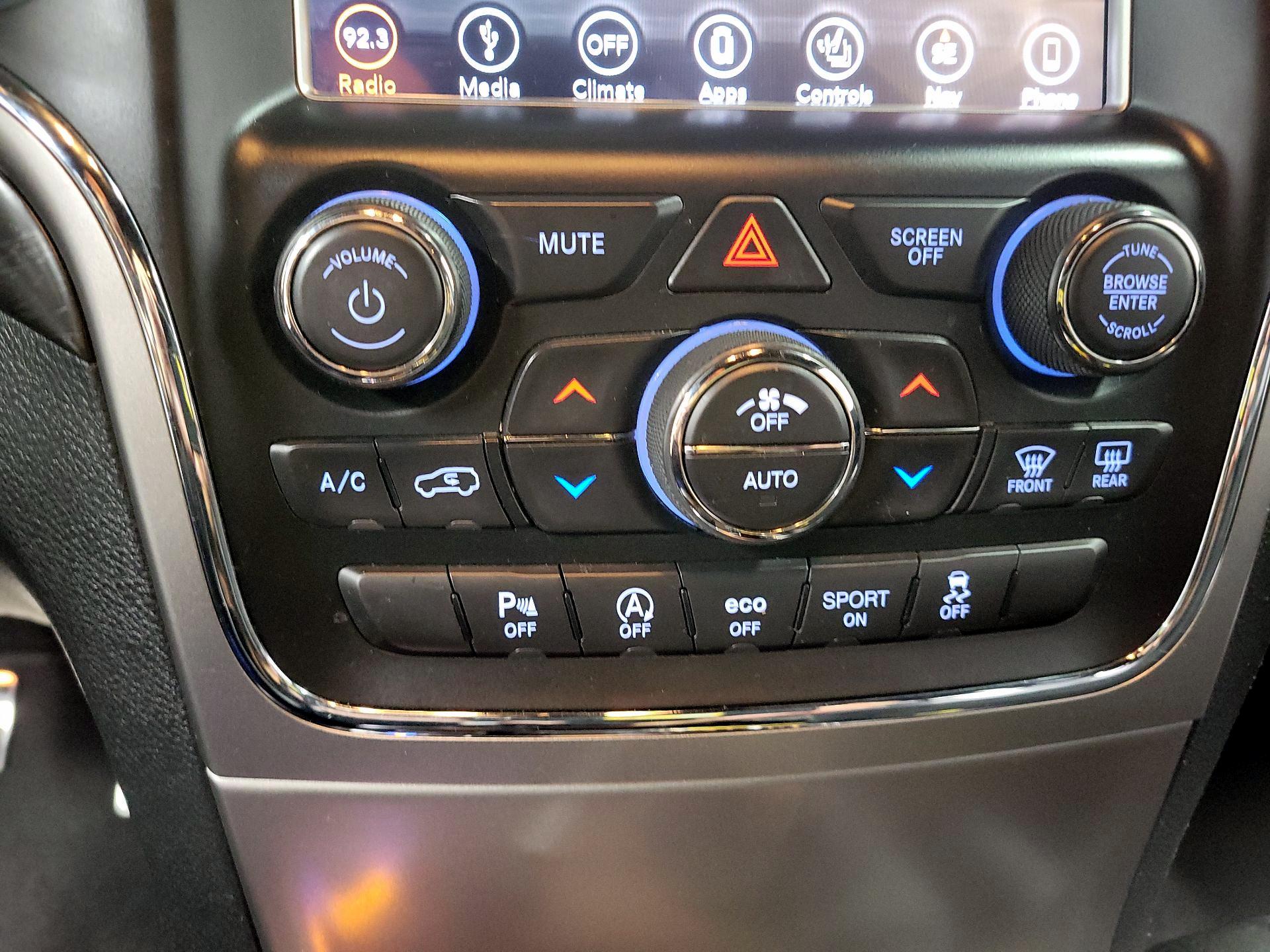 Thumbnail: 2018 Jeep Grand Cherokee - 15