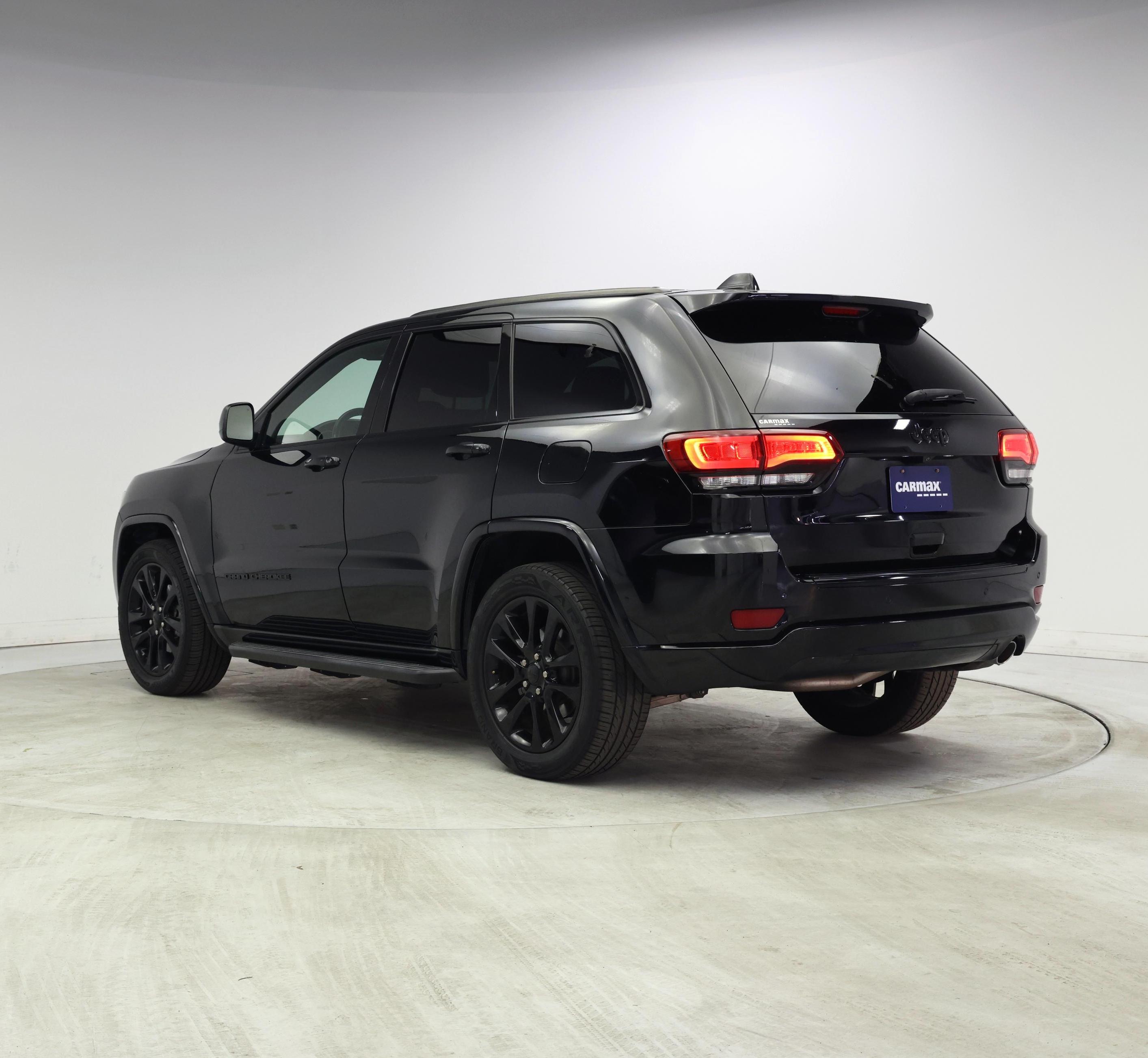 Thumbnail: 2018 Jeep Grand Cherokee - 2
