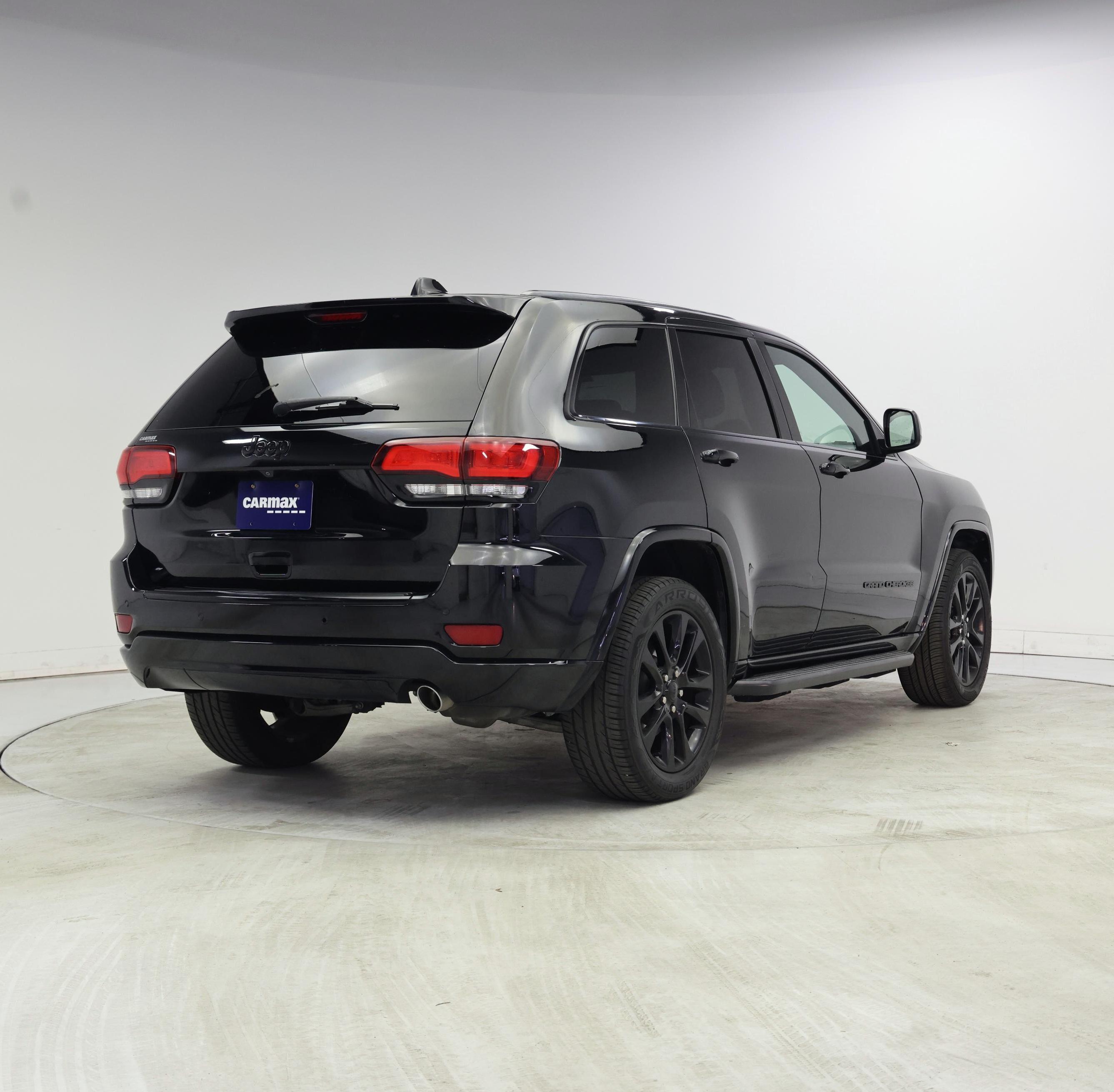 Thumbnail: 2018 Jeep Grand Cherokee - 8
