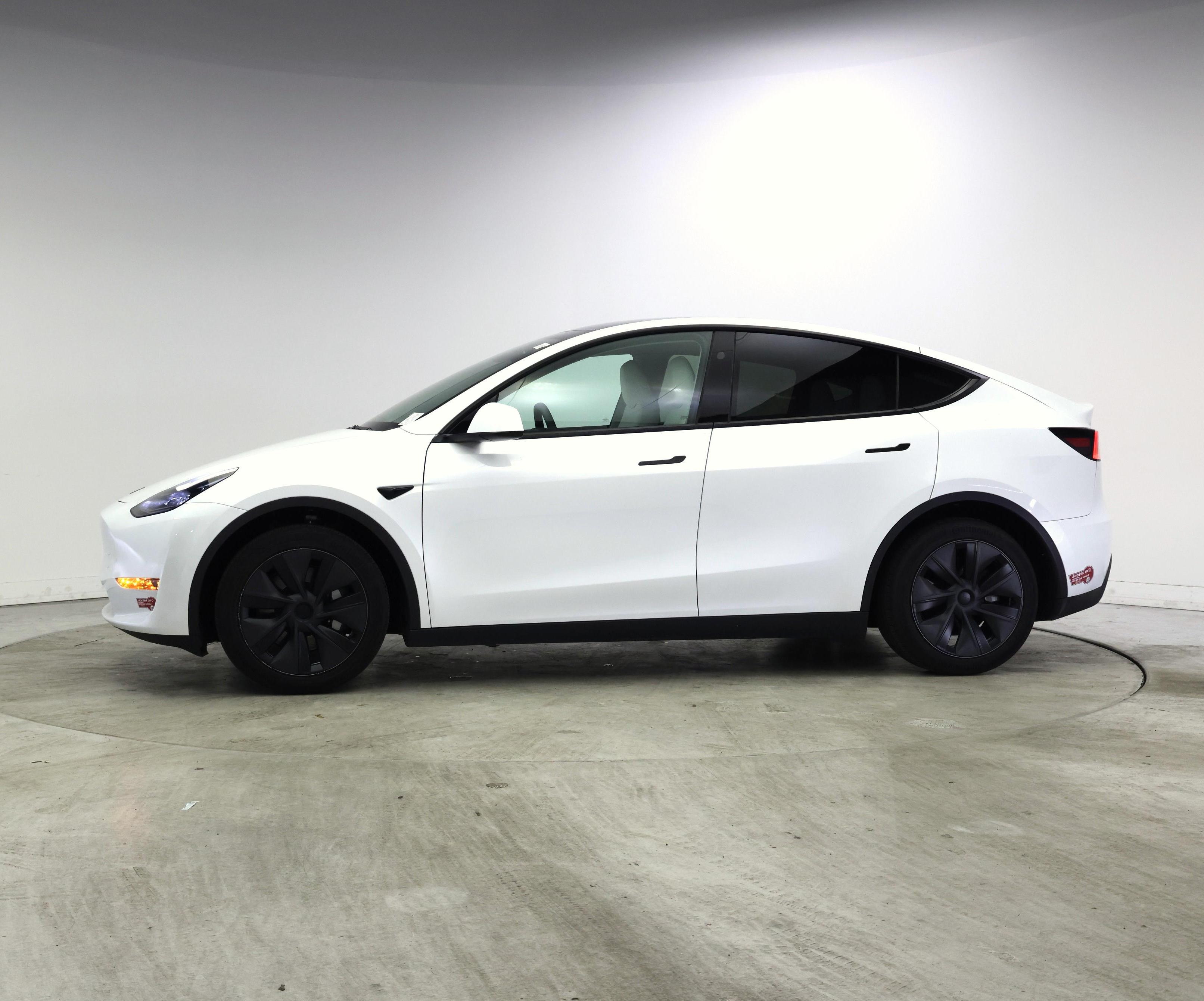 Thumbnail: 2024 Tesla Model Y - 3