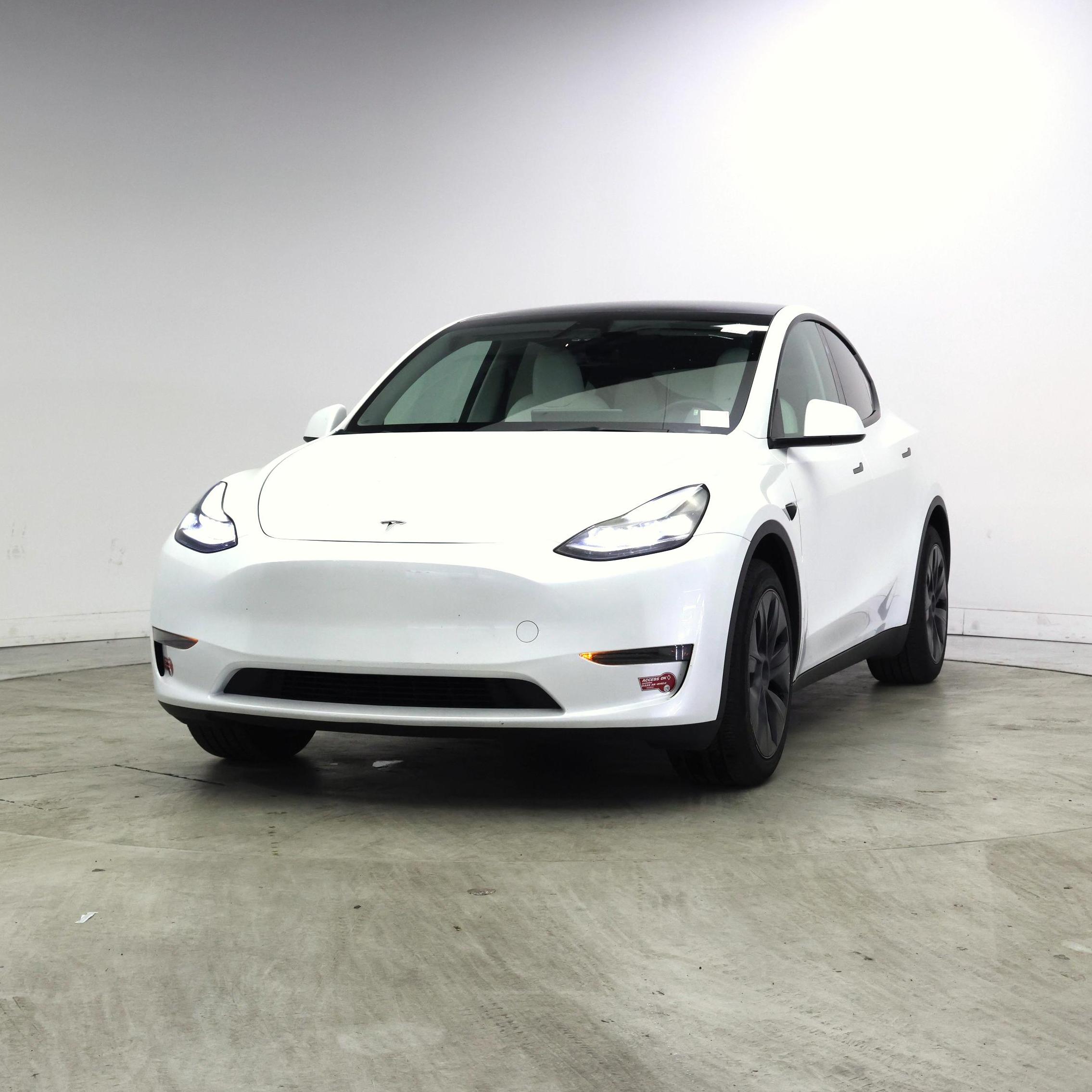 Thumbnail: 2024 Tesla Model Y - 4