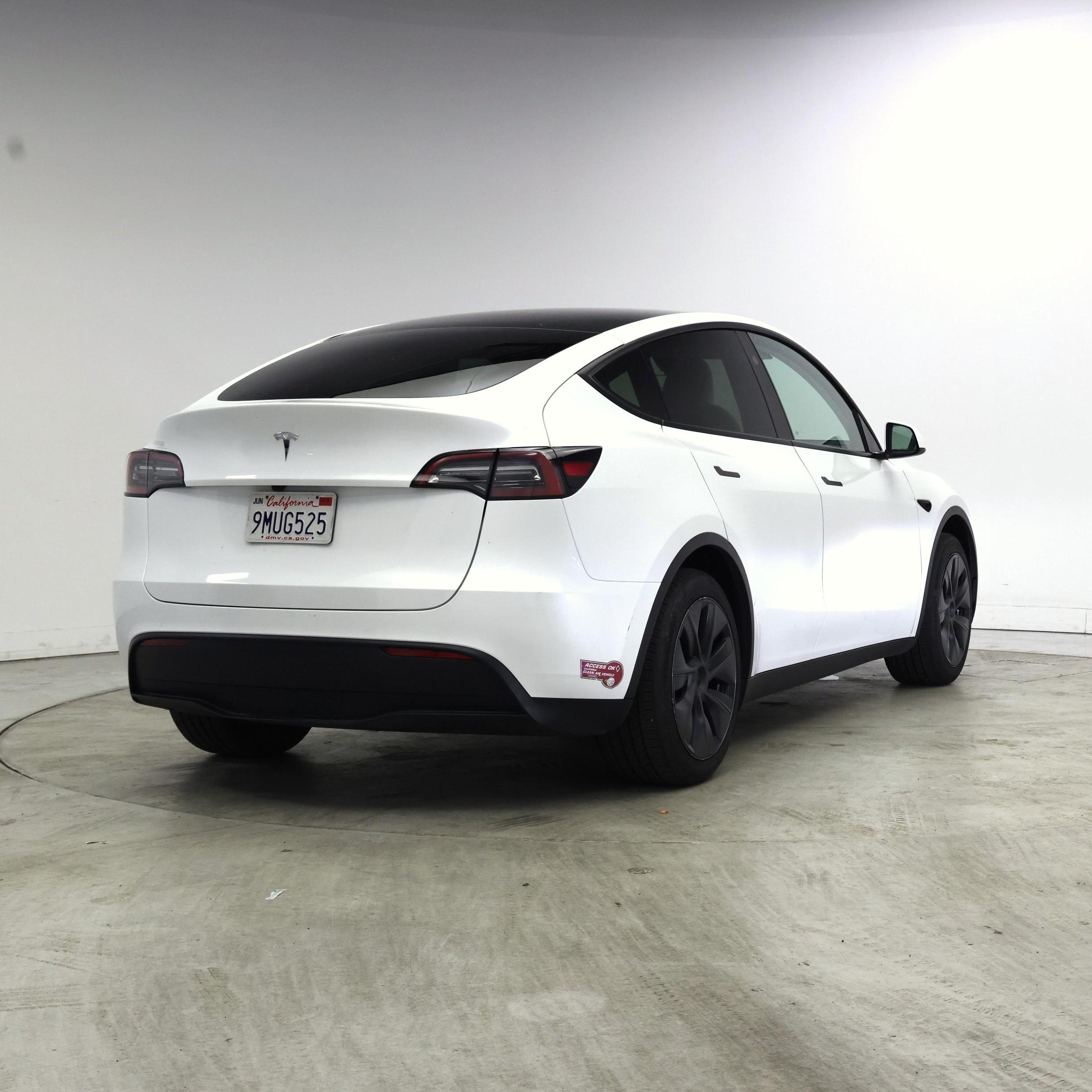 Thumbnail: 2024 Tesla Model Y - 8