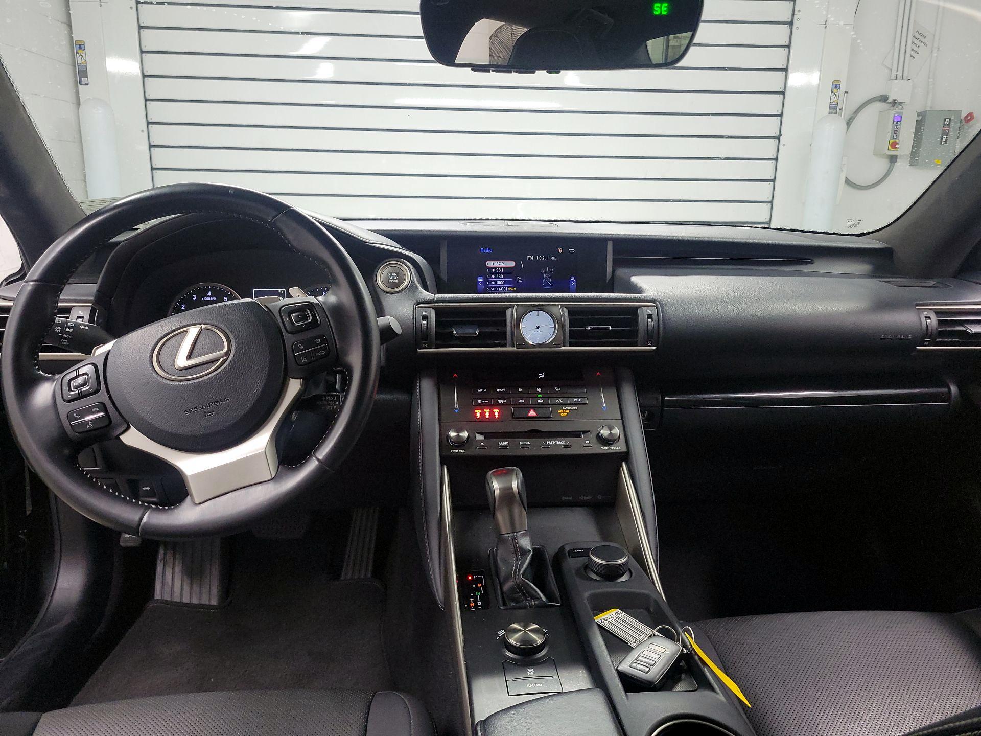 Thumbnail: 2019 Lexus IS - 9