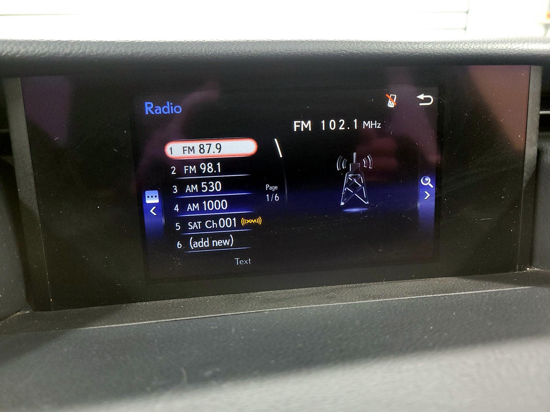 Thumbnail: 2019 Lexus IS - 14