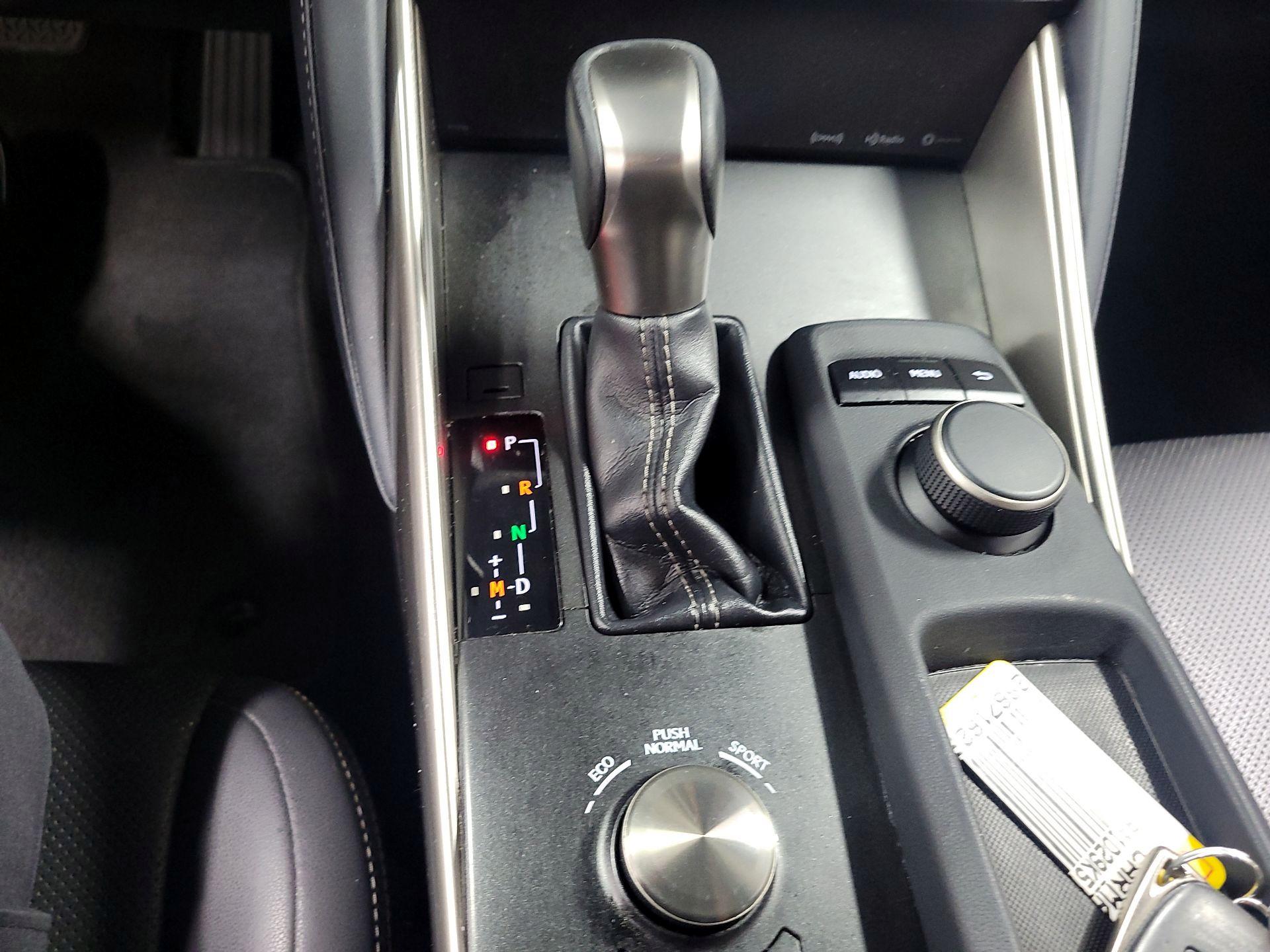 Thumbnail: 2019 Lexus IS - 16