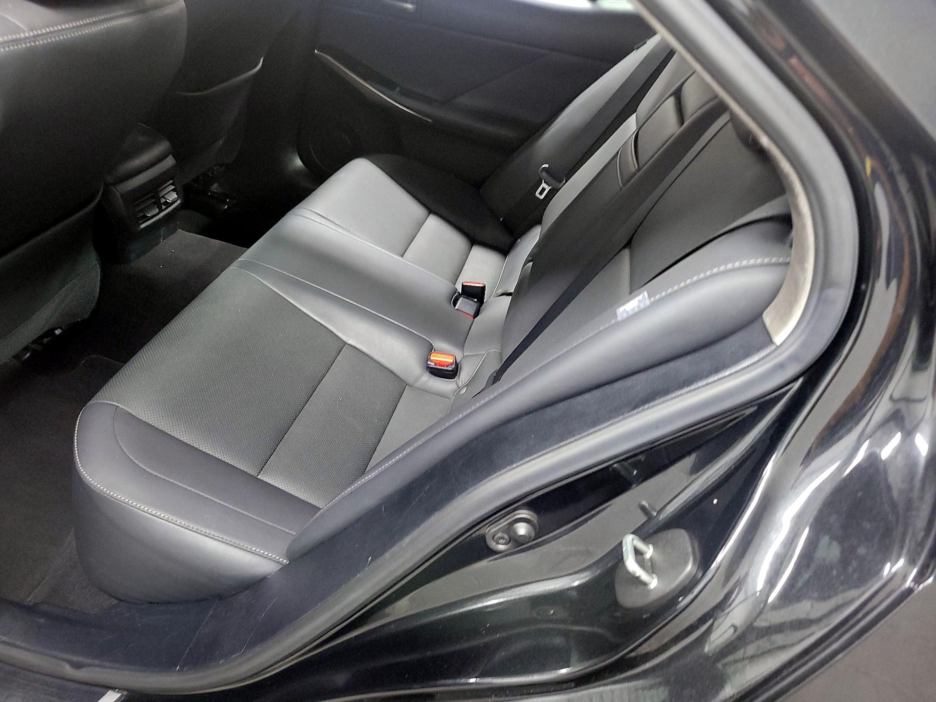 Thumbnail: 2019 Lexus IS - 17