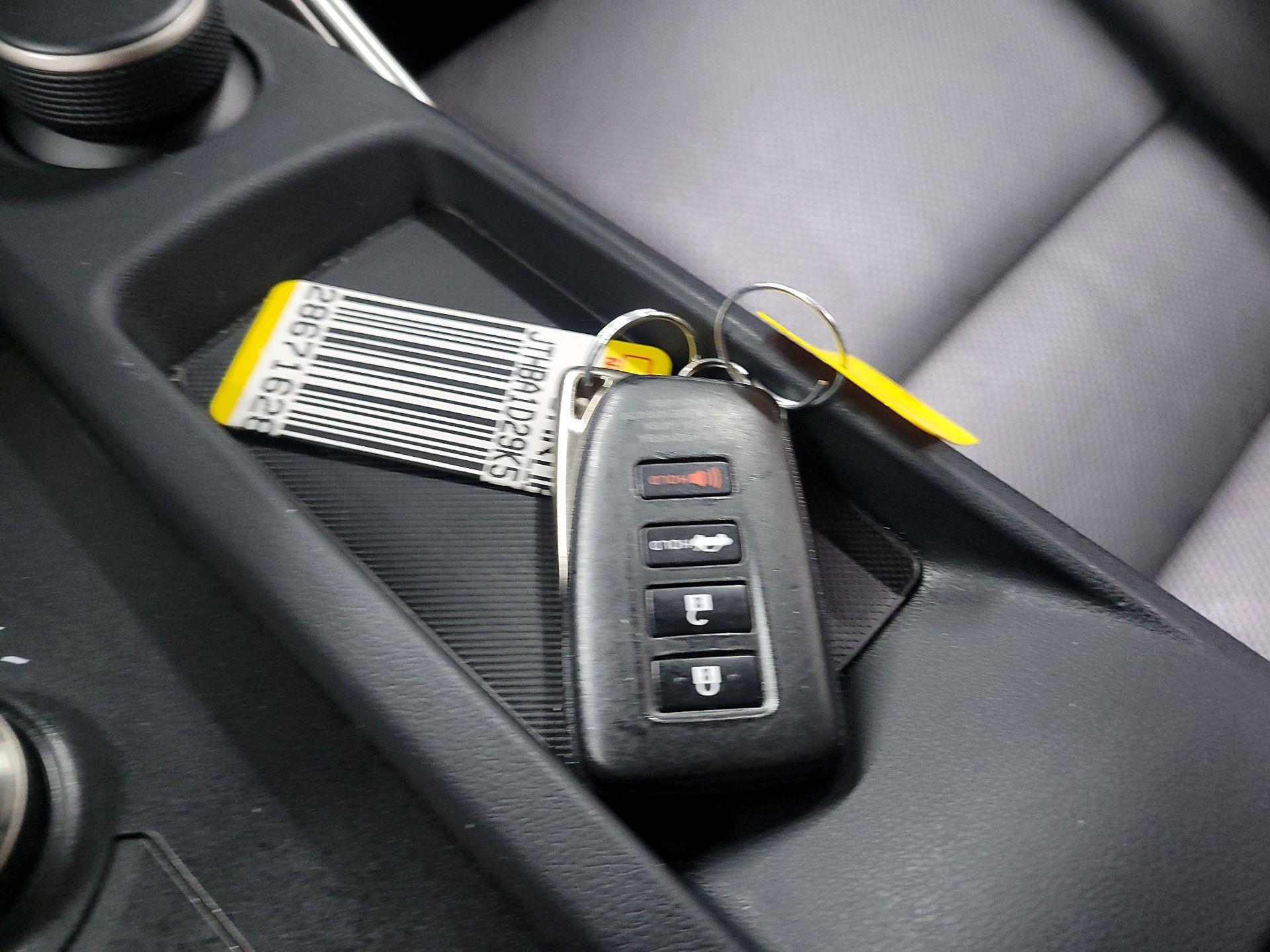 Thumbnail: 2019 Lexus IS - 20