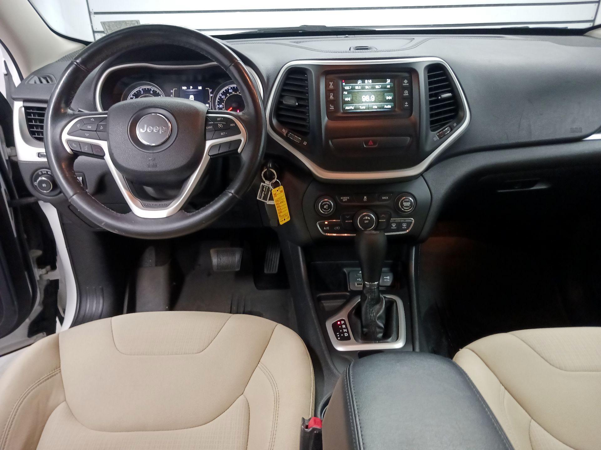 Thumbnail: 2015 Jeep Cherokee - 9