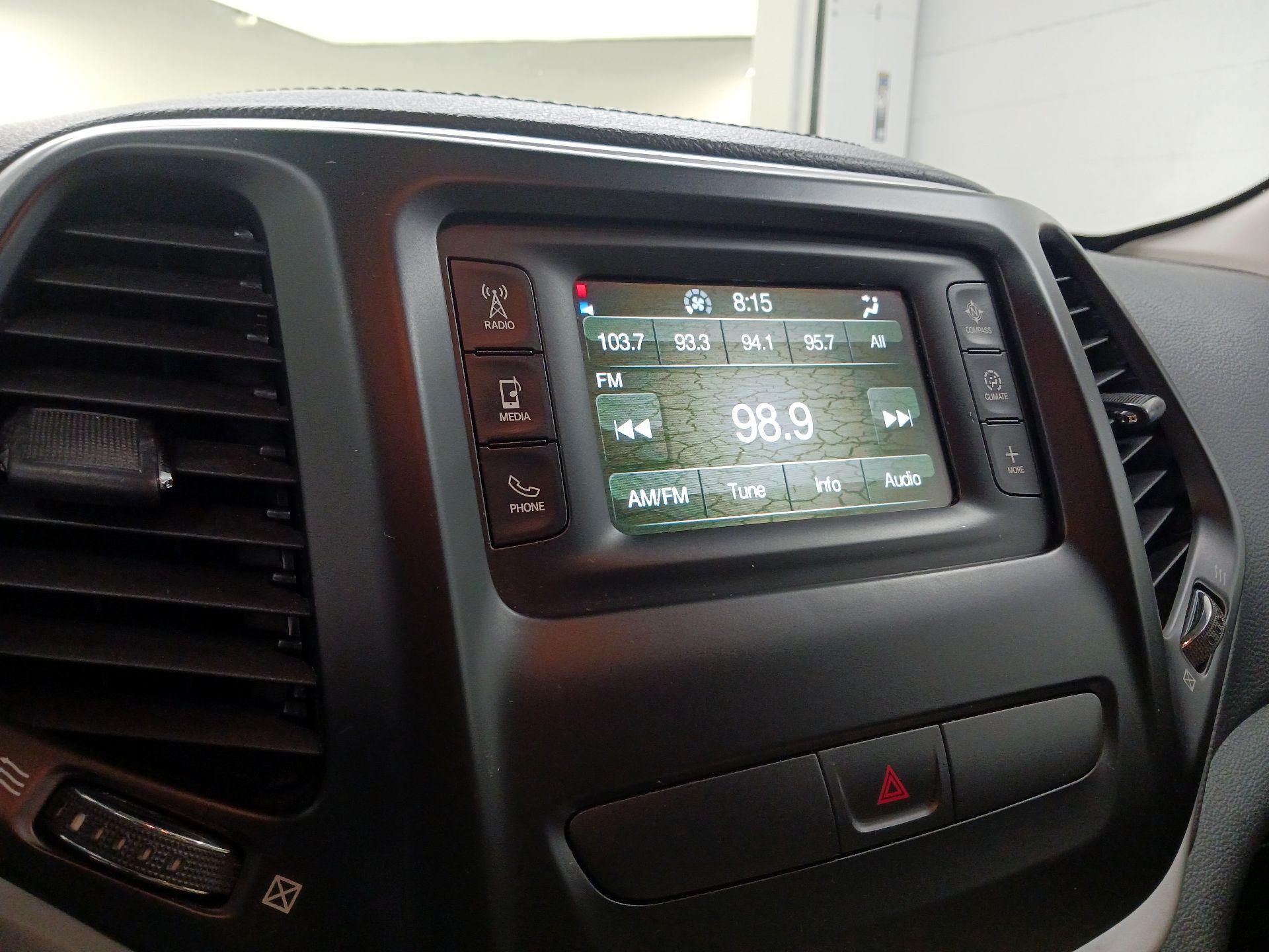 Thumbnail: 2015 Jeep Cherokee - 15