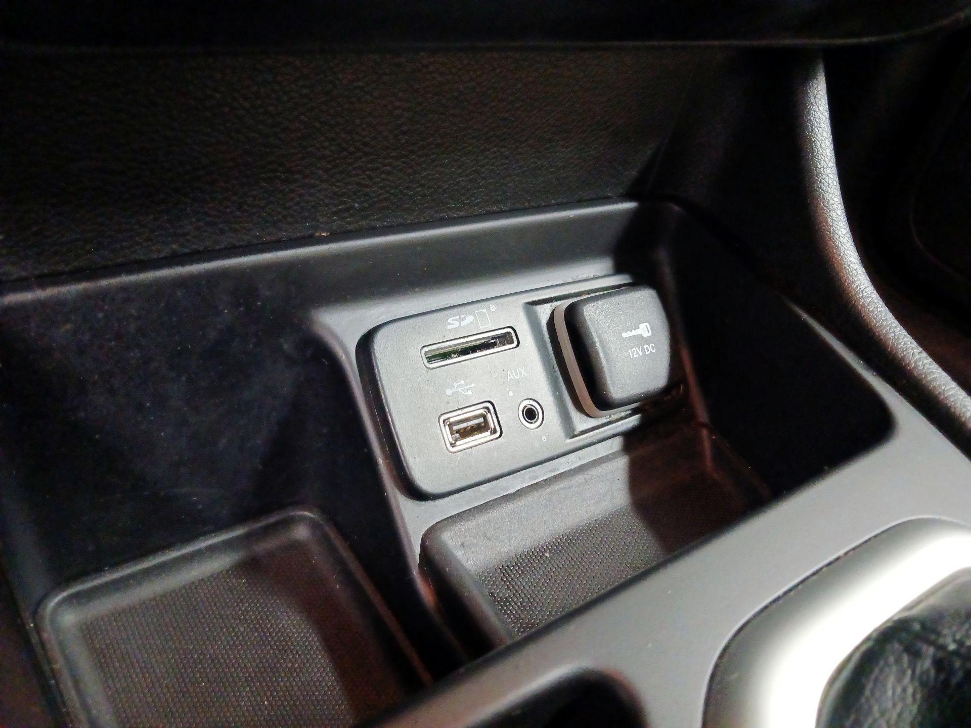 Thumbnail: 2015 Jeep Cherokee - 18