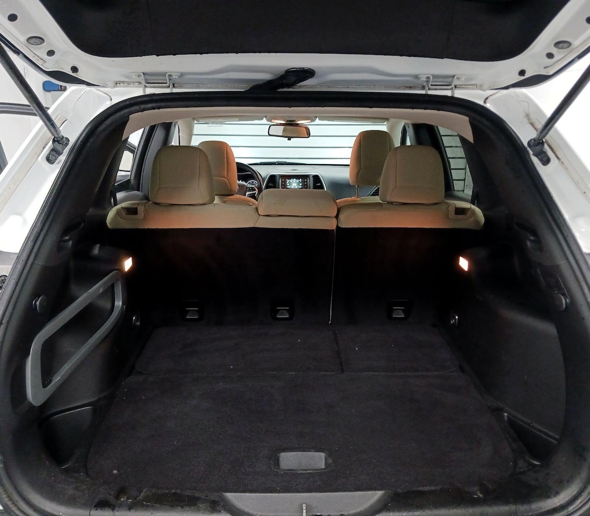 Trunk/Cargo (Seats Up)