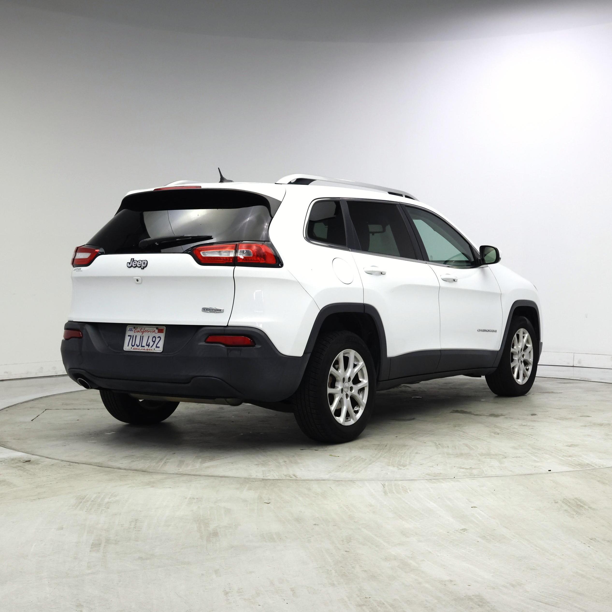 Thumbnail: 2015 Jeep Cherokee - 8