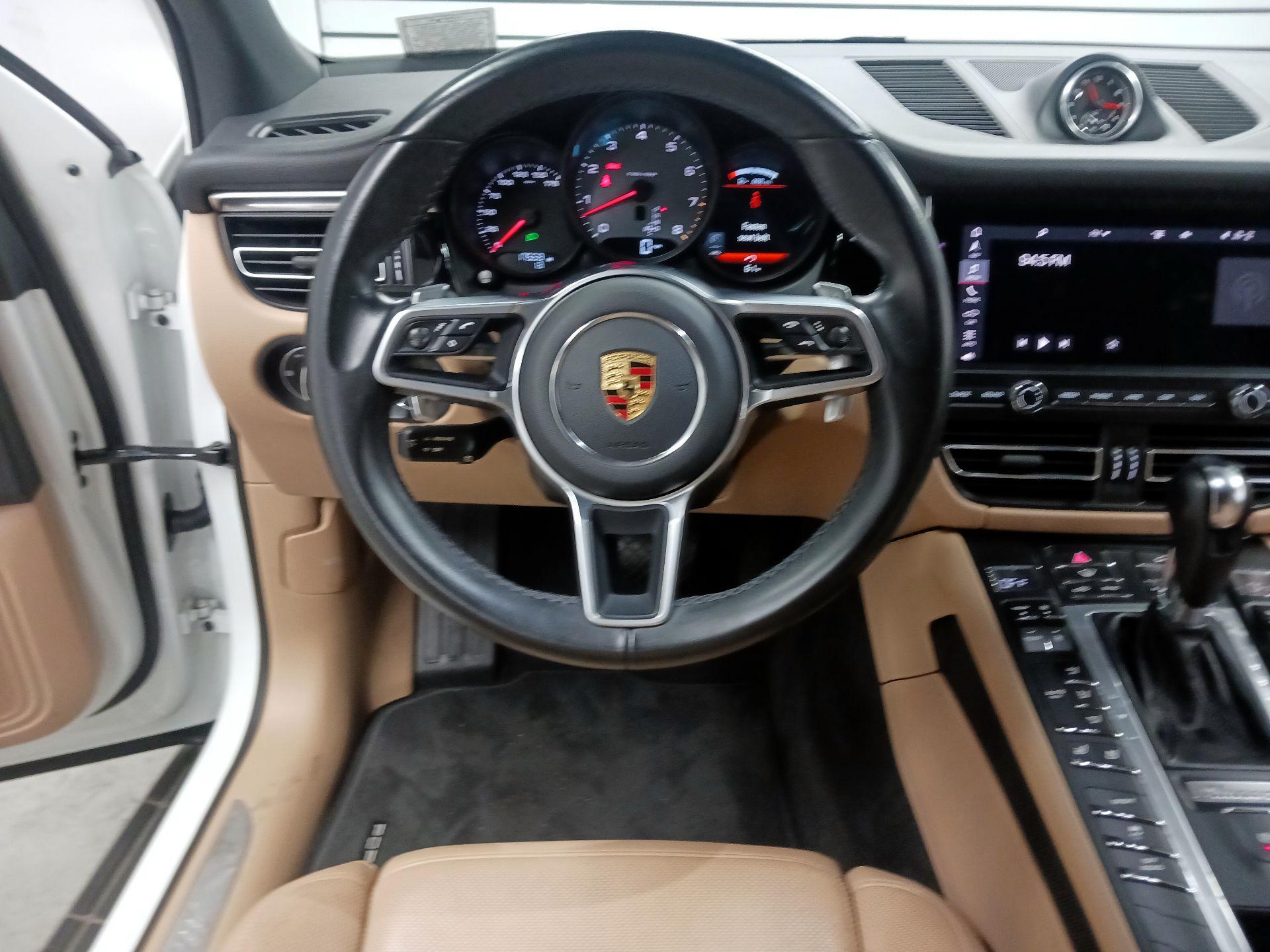 Thumbnail: 2021 Porsche Macan - 10