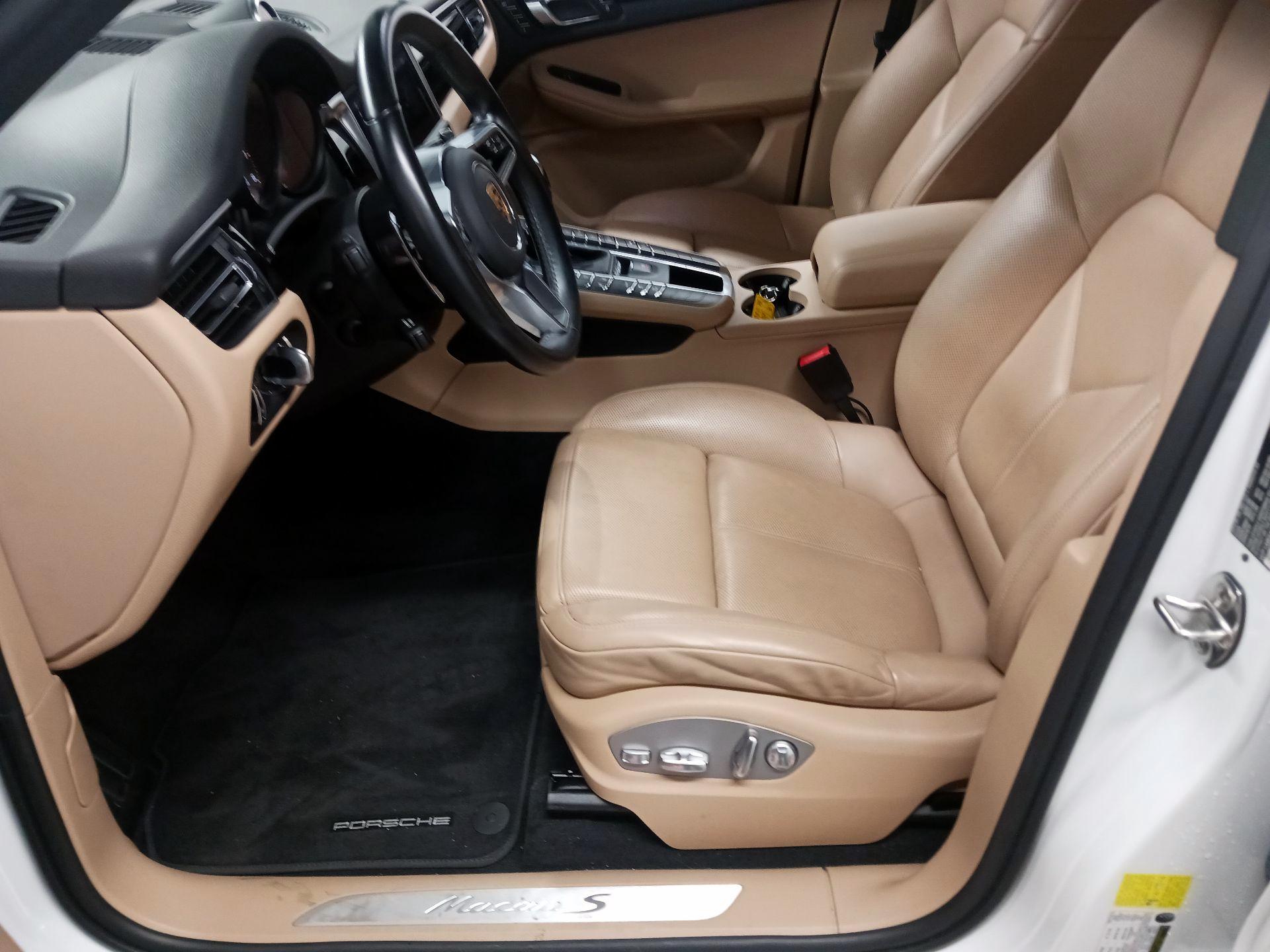 Thumbnail: 2021 Porsche Macan - 11