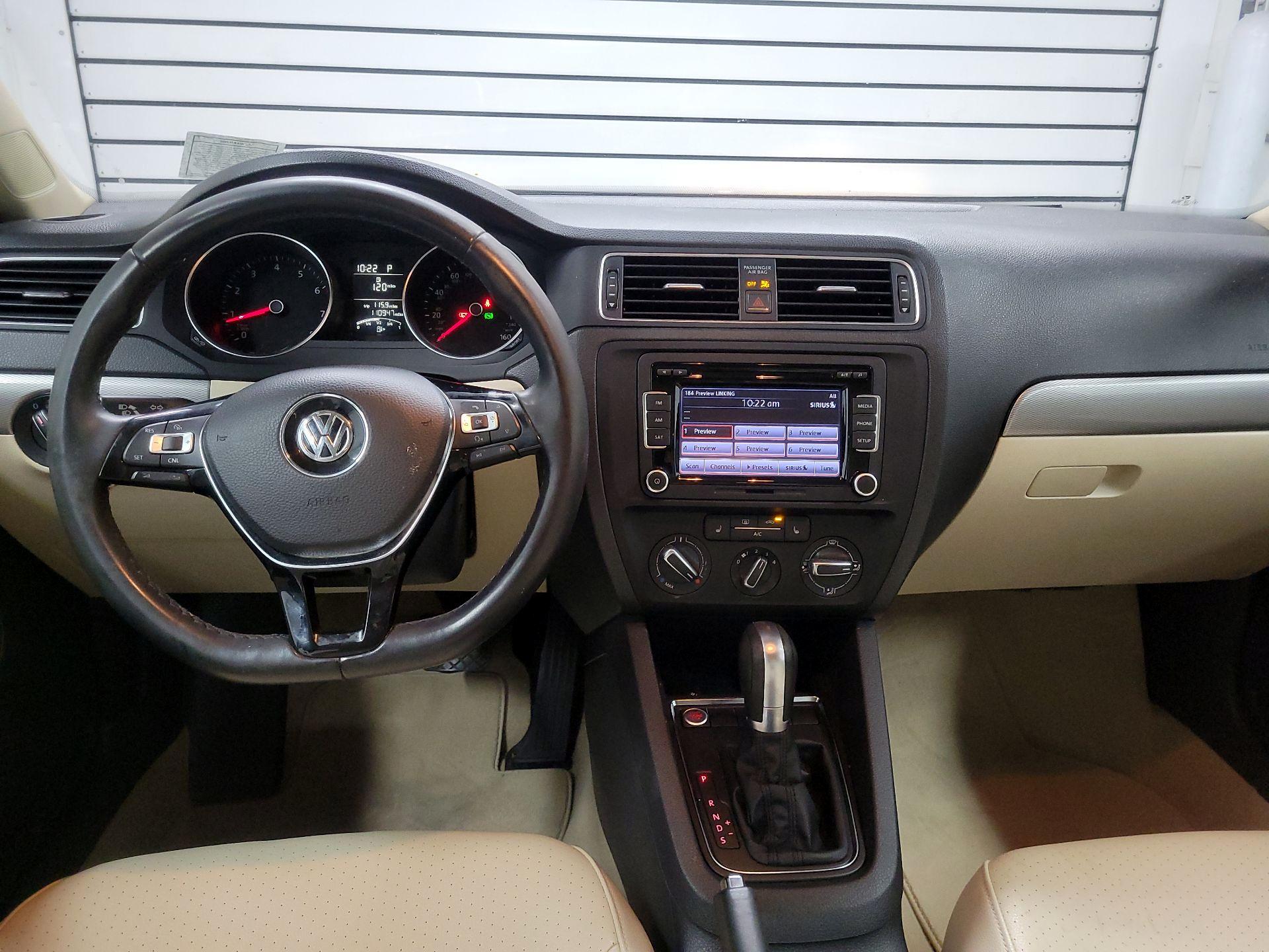 Thumbnail: 2015 Volkswagen Jetta - 9