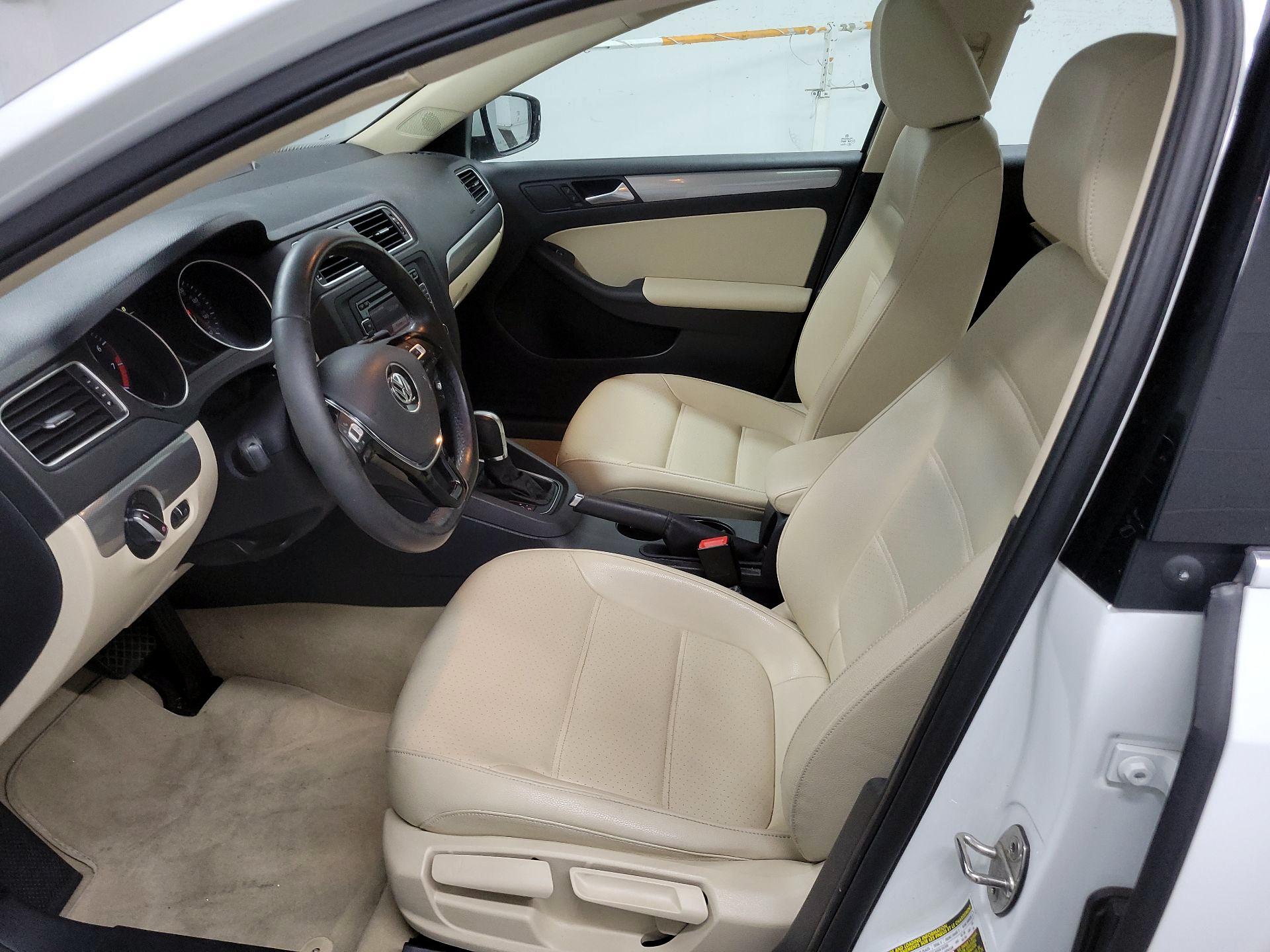 Thumbnail: 2015 Volkswagen Jetta - 11